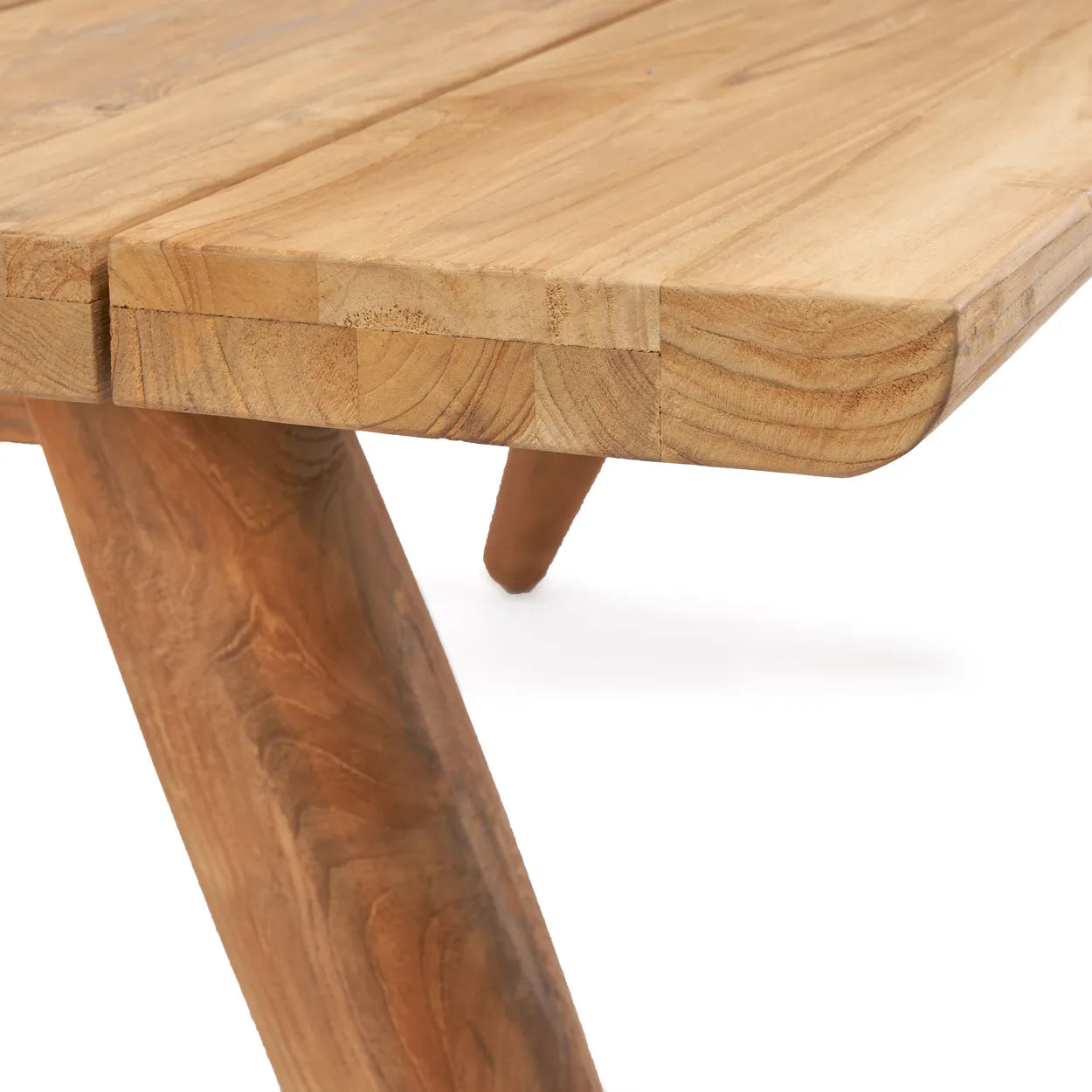 The Matita Dining Table - Outside_40