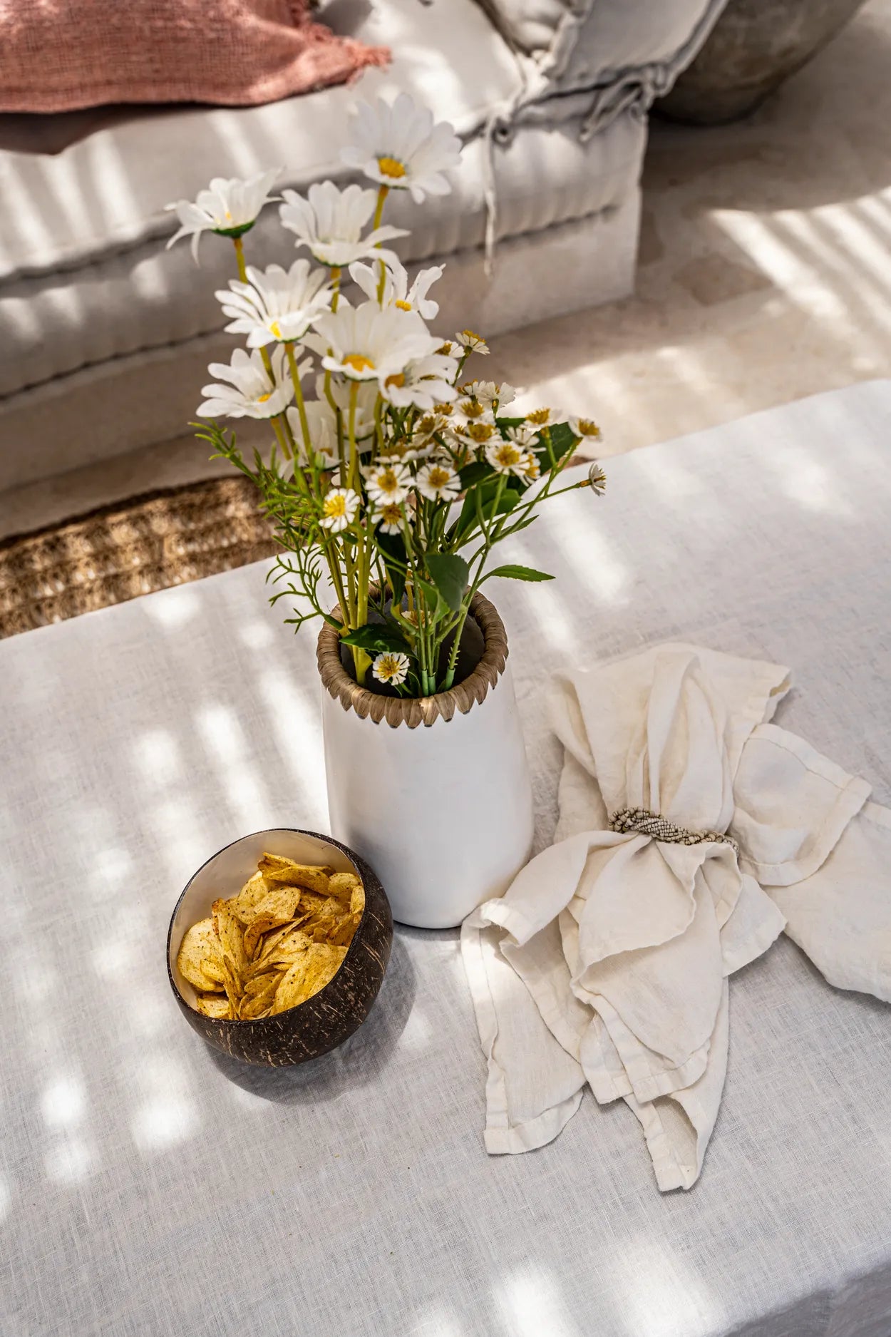 The Cunning Vase - White Natural - L