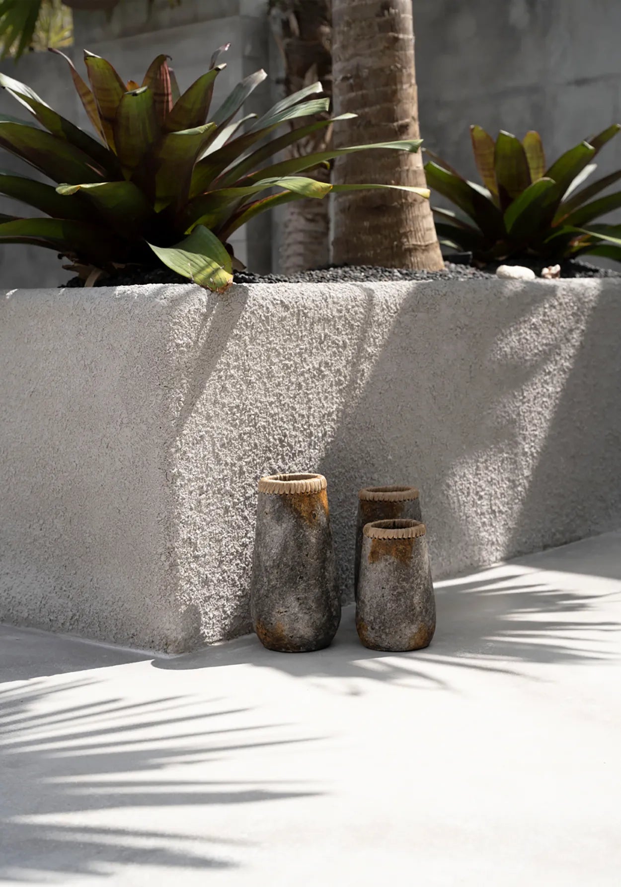The Cunning Vase - Antique Grey - L