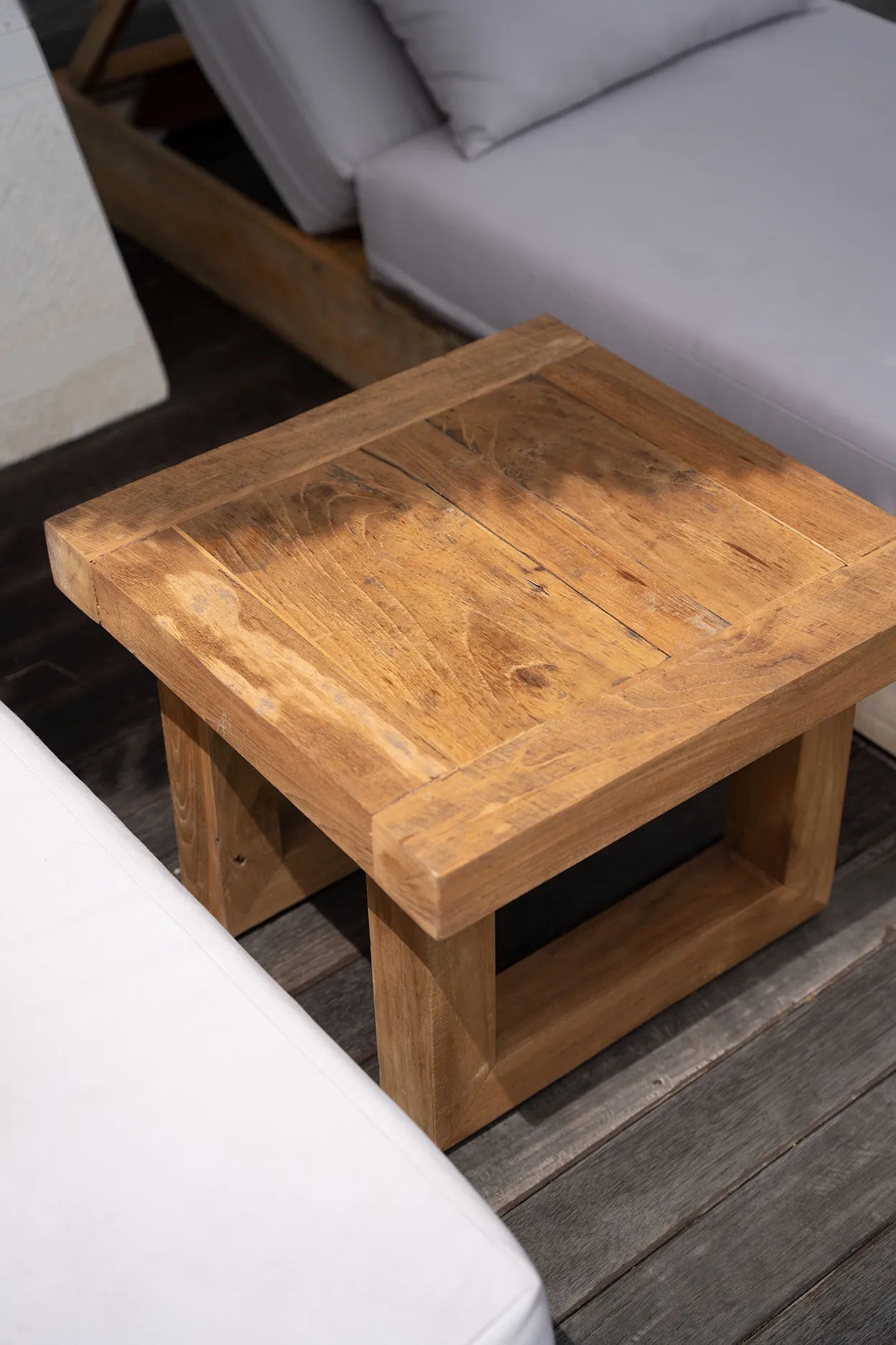 The recycled teak side table - Naturally