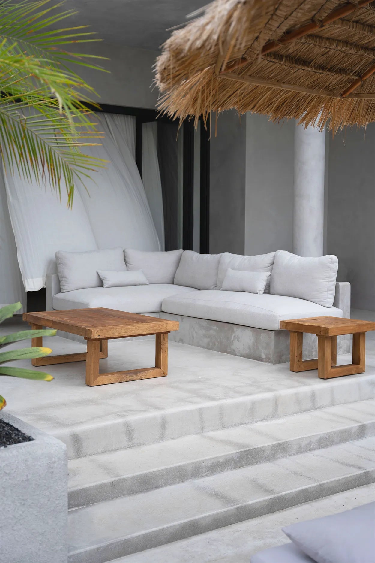 The recycled teak side table - Naturally