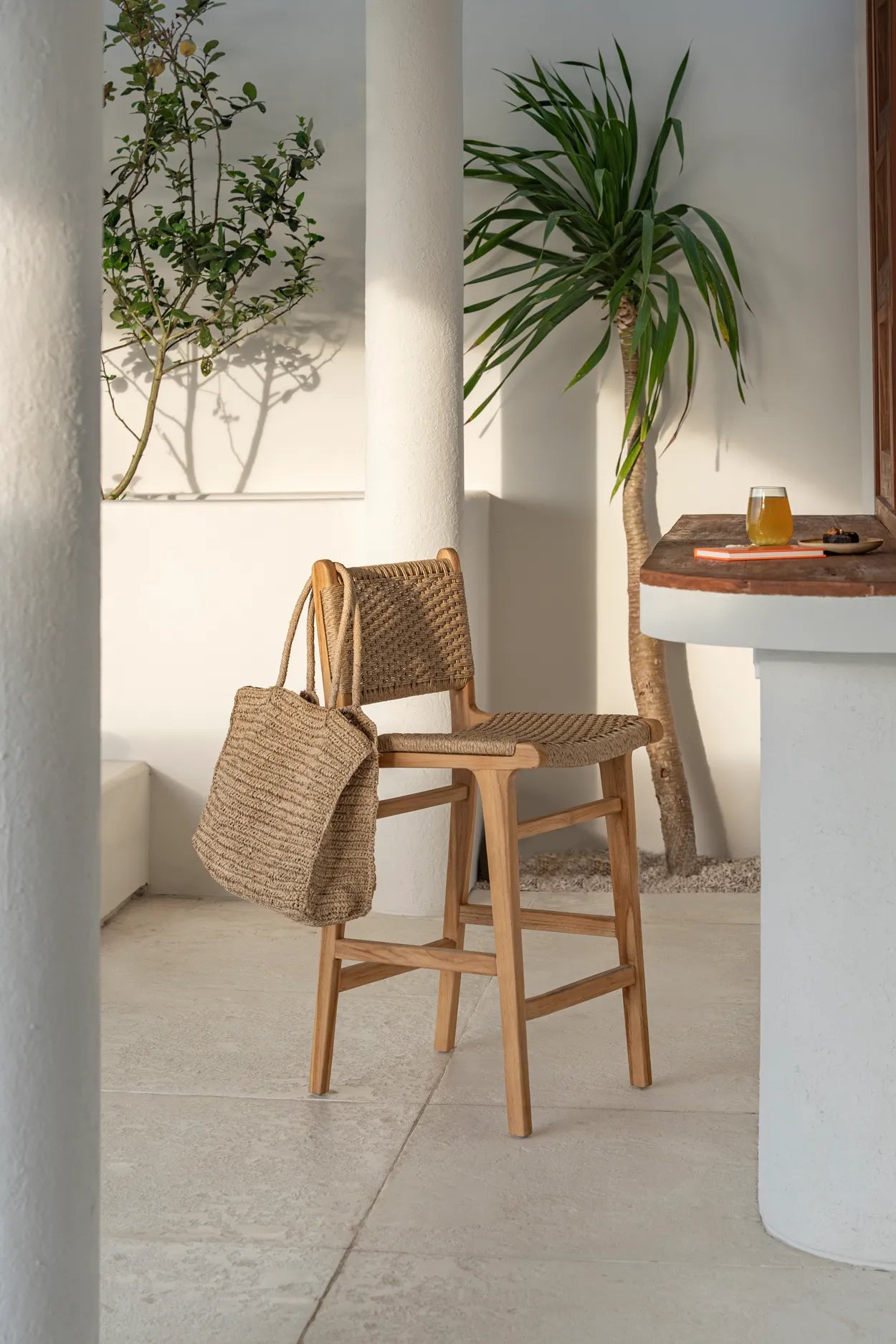 The Meno bar stool - Outdoors