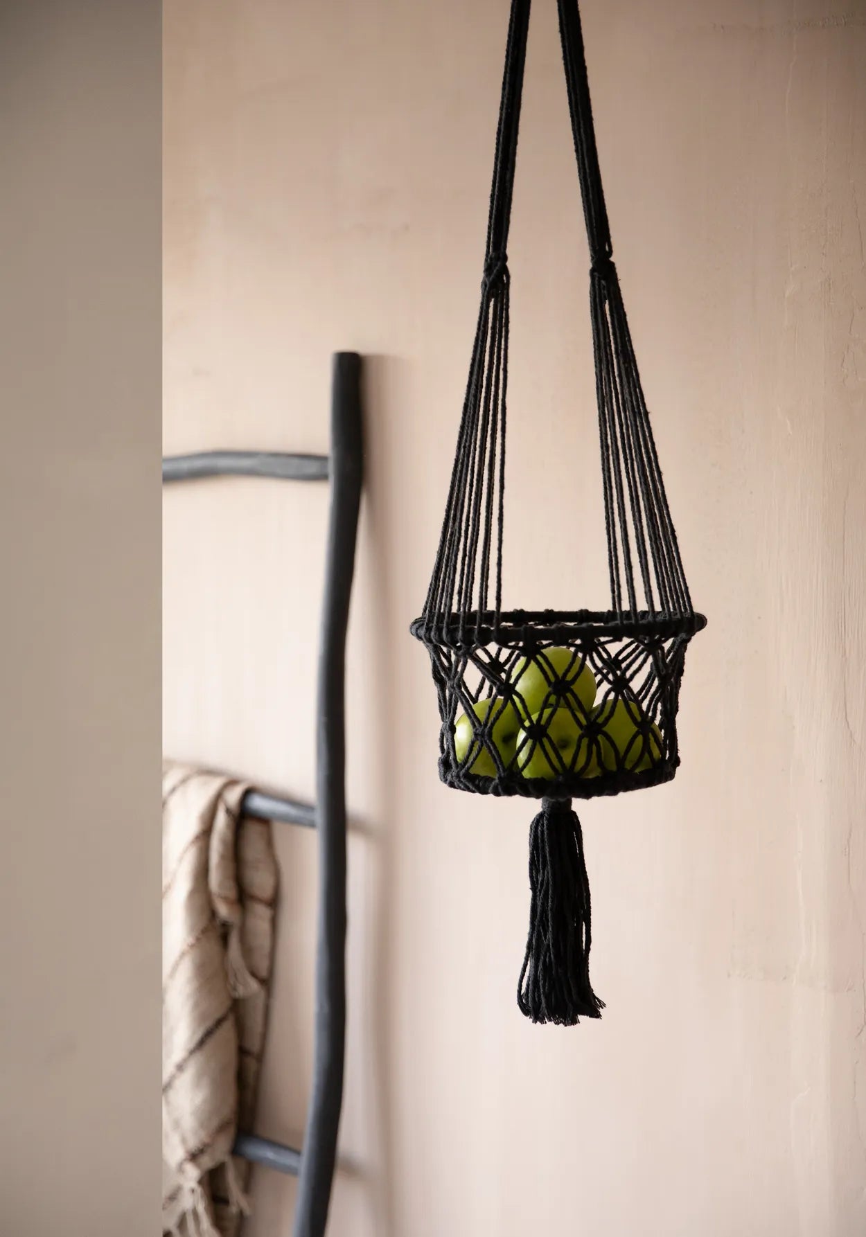 The Macramé Plant Hanger - Black - S_40