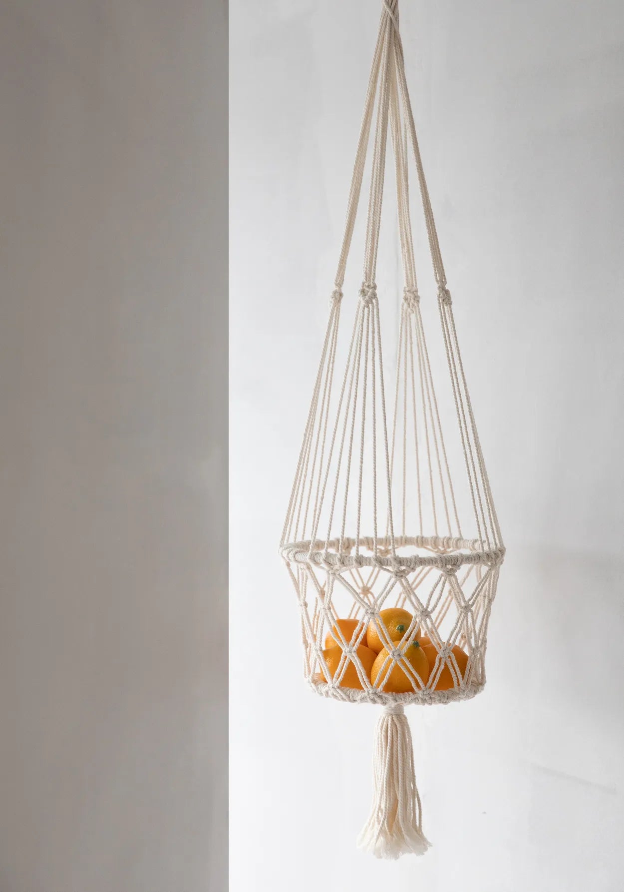 The Macramé Plant Hanger - White - L_40