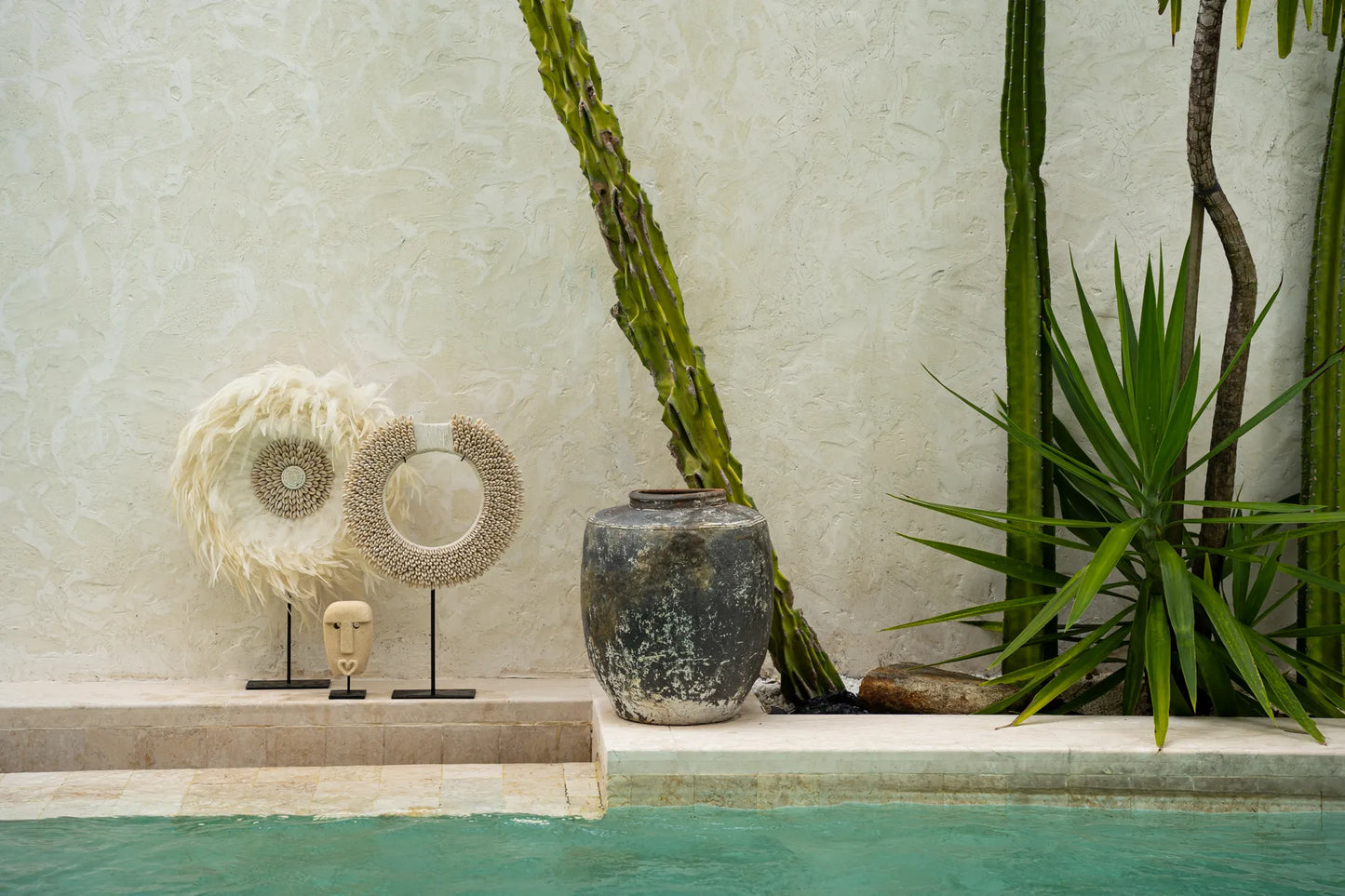 The Coast Juju on Stand - White - S_40