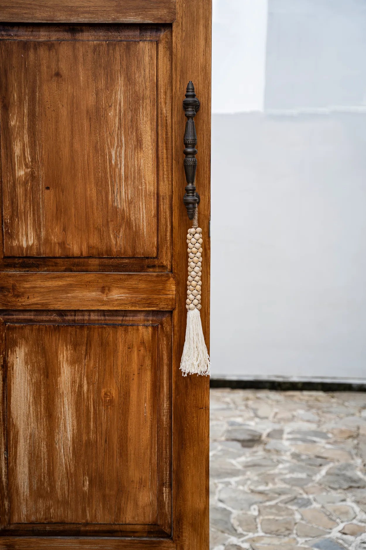 Perles en bois avec pompon en coton - Blanc Naturel
