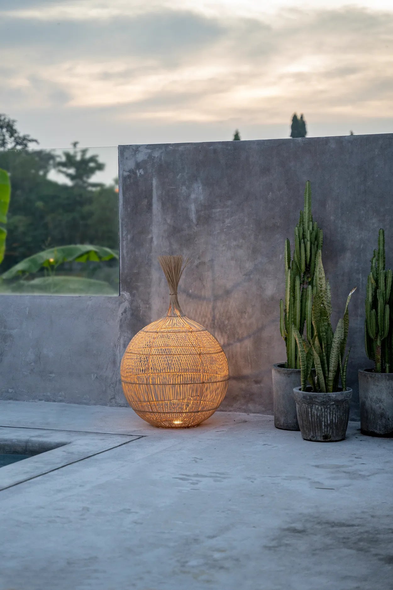 The Wonton Floor Lamp - Hanging Lamp - Natural