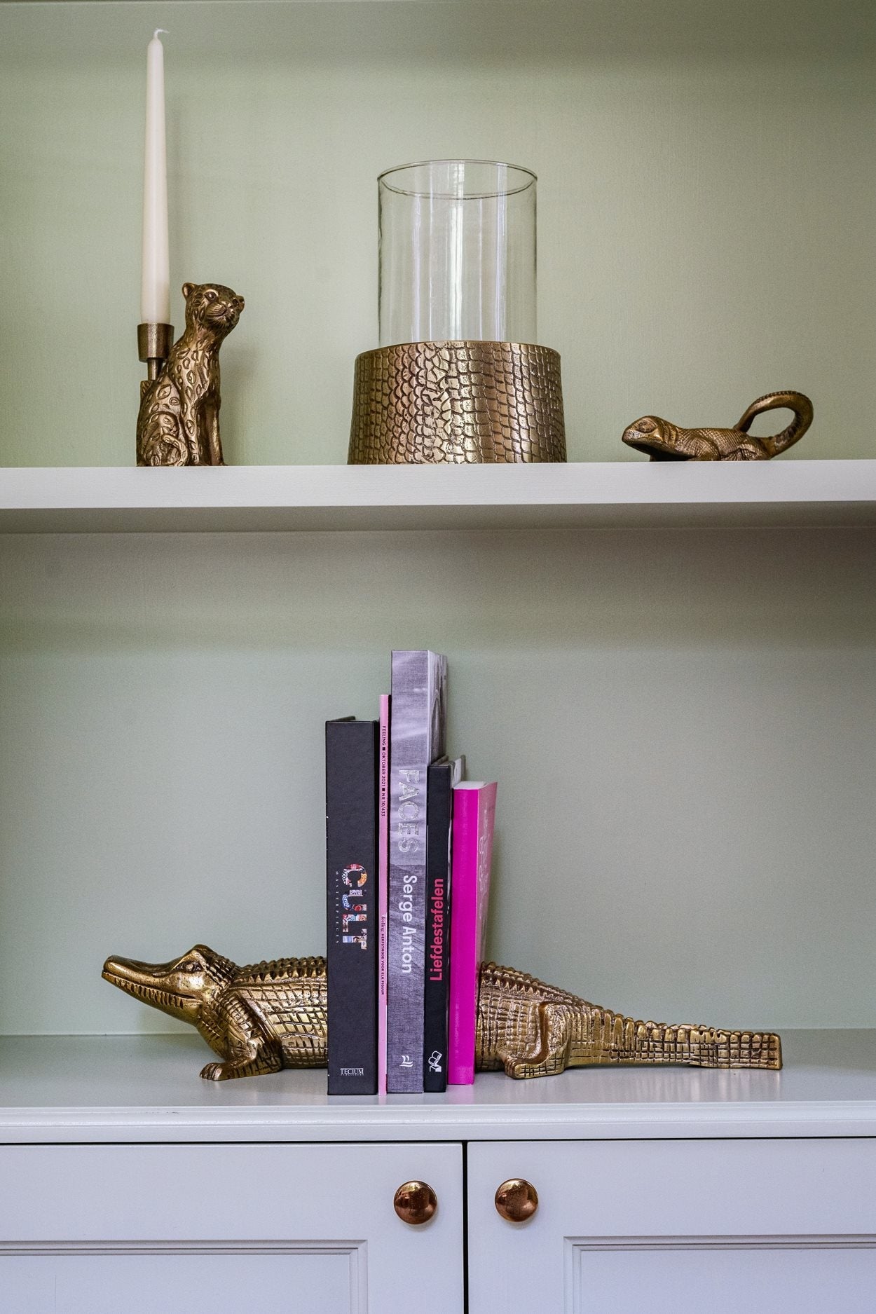 The Crocodile Candle Holder with Glass - Brass - L