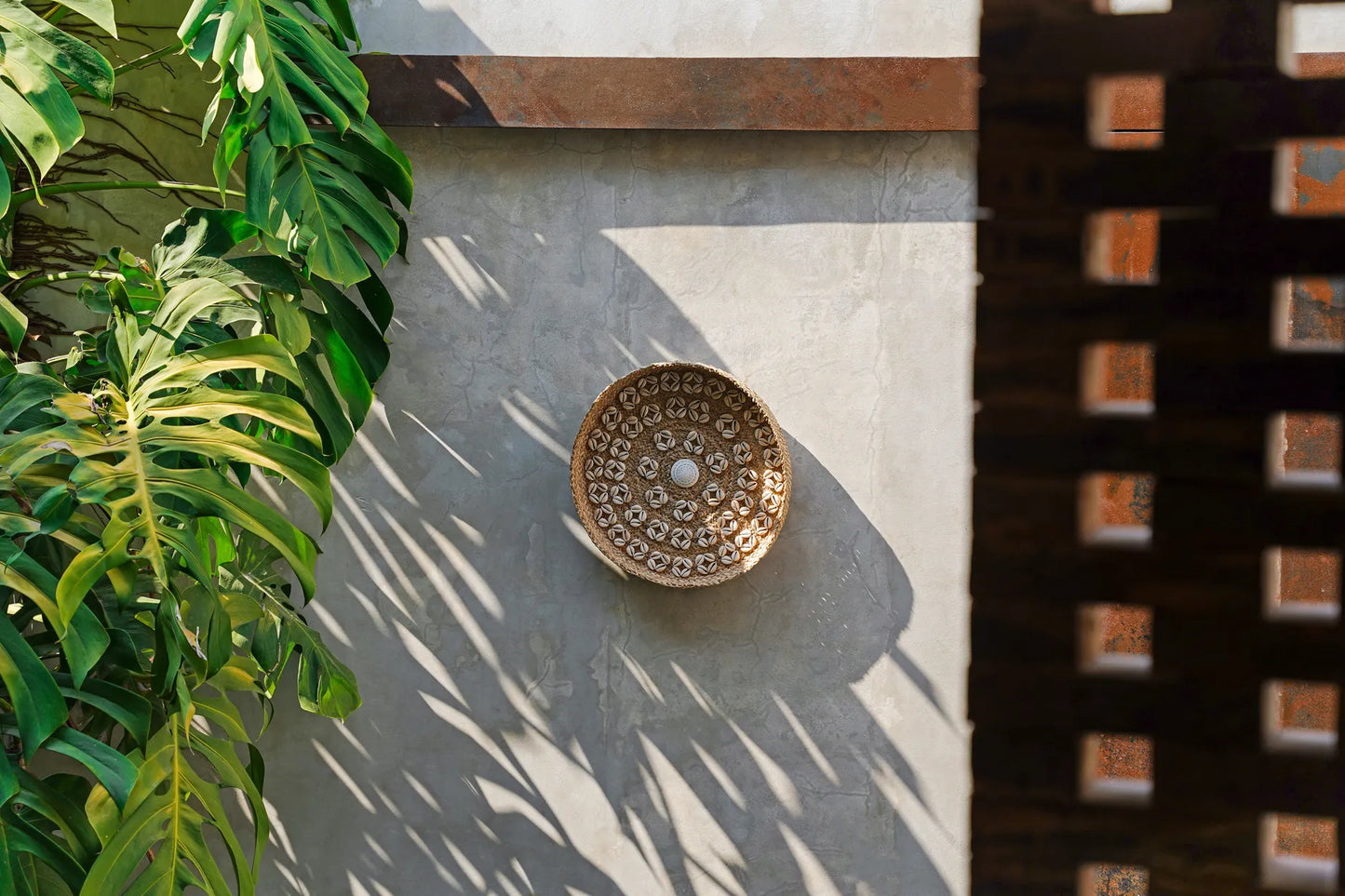 Assiette coquillage Caribe Blanc naturel M