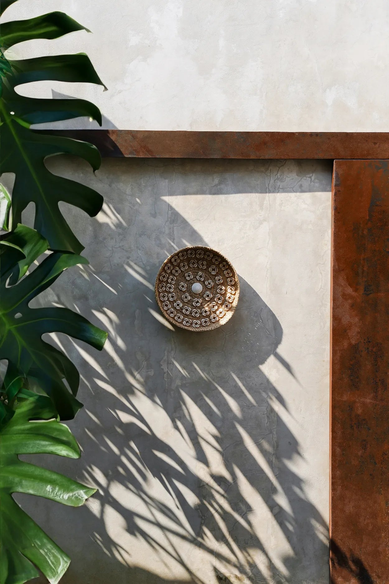 Assiette coquillage Caribe Blanc naturel M