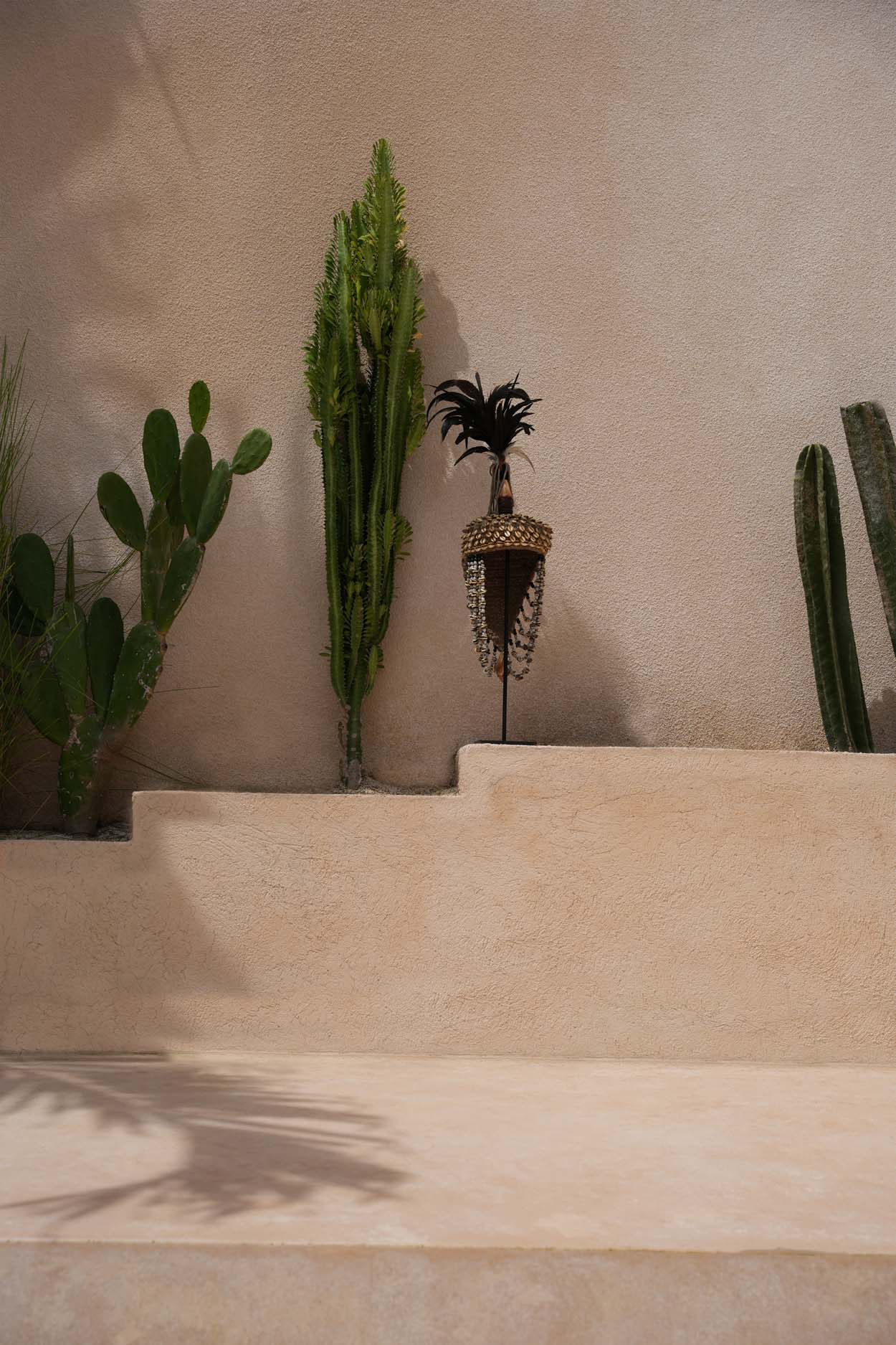 Le chapeau coquillage sur pied - Noir naturel