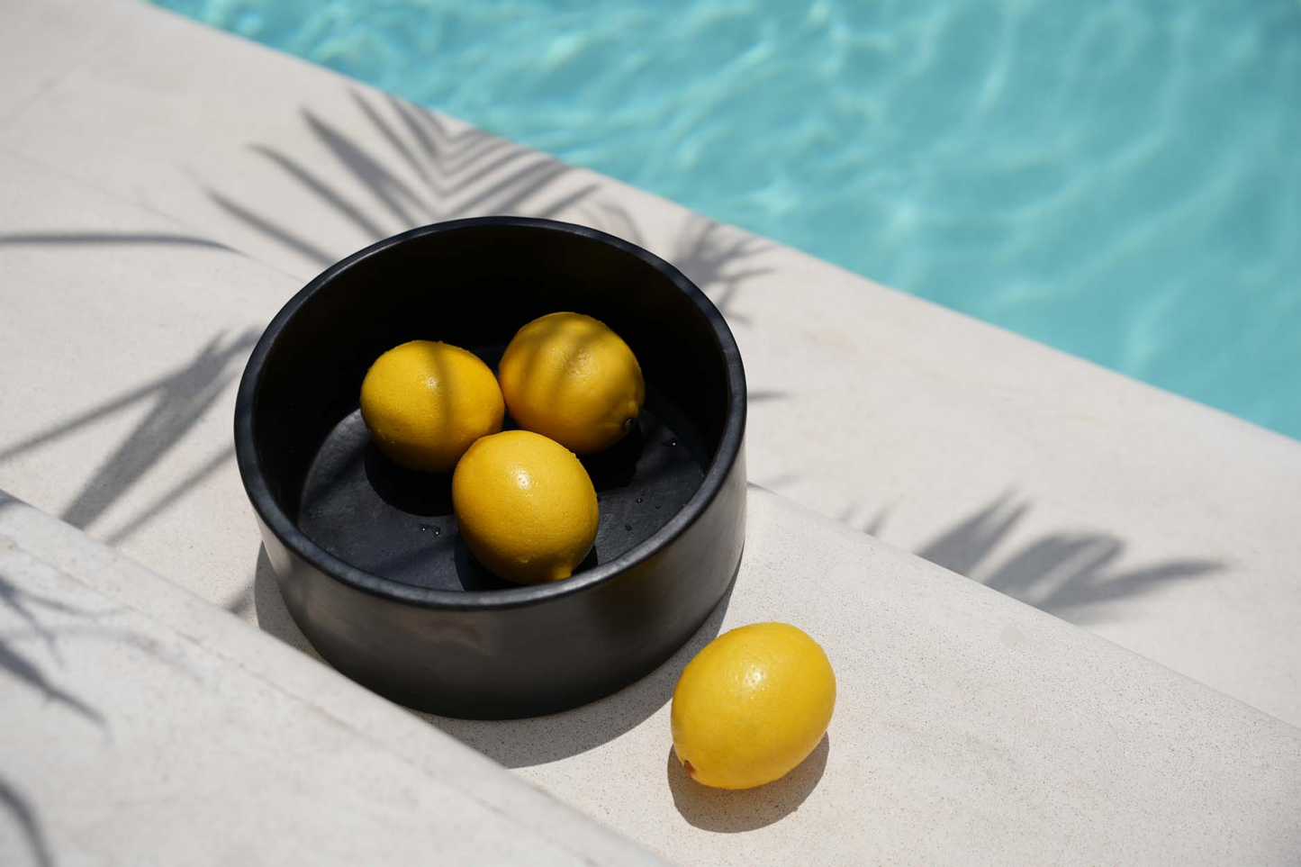 The Burnt Cylinder Dish - Black - Set of 3