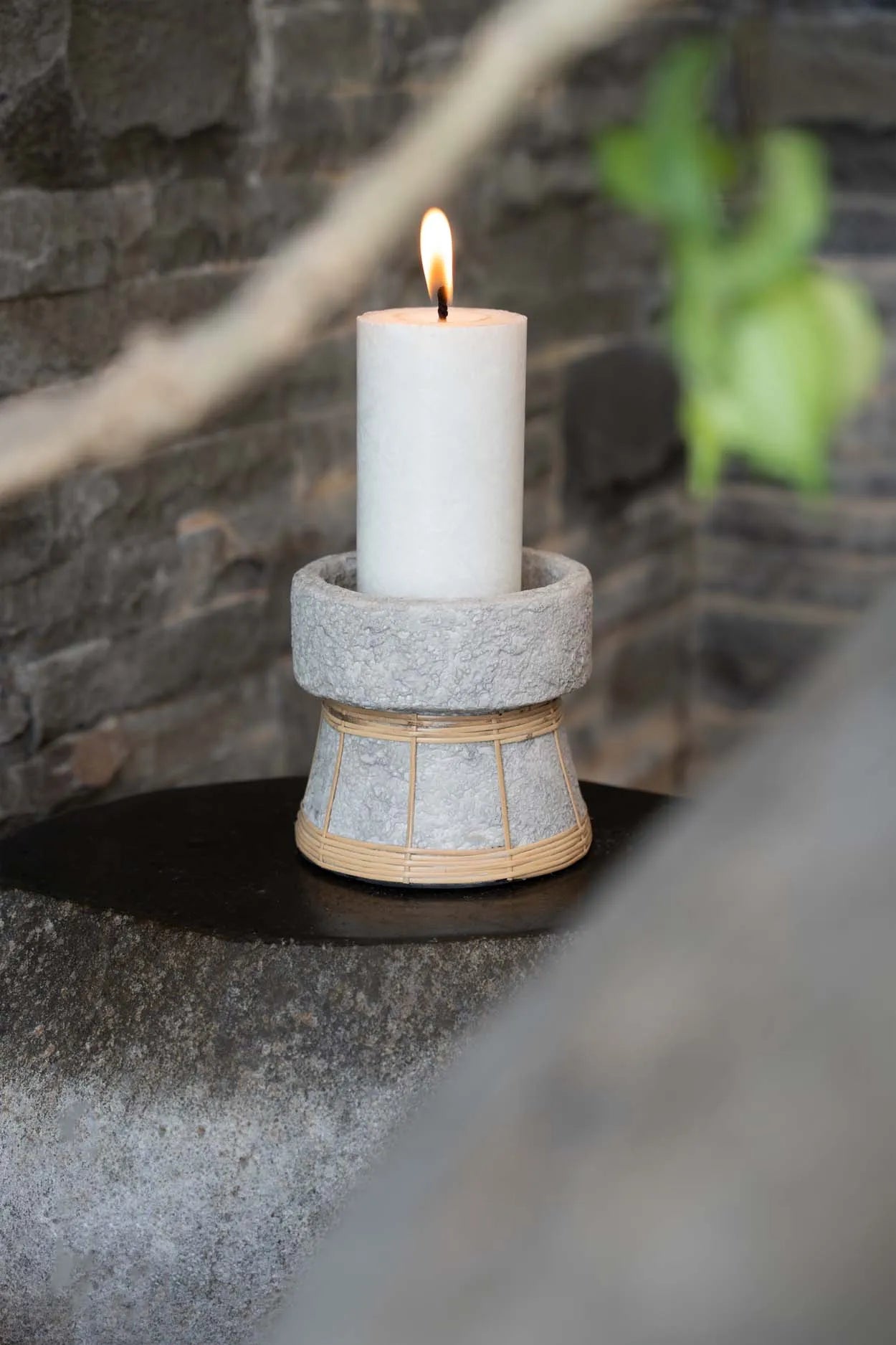 The serene candle holder - concrete of course - S