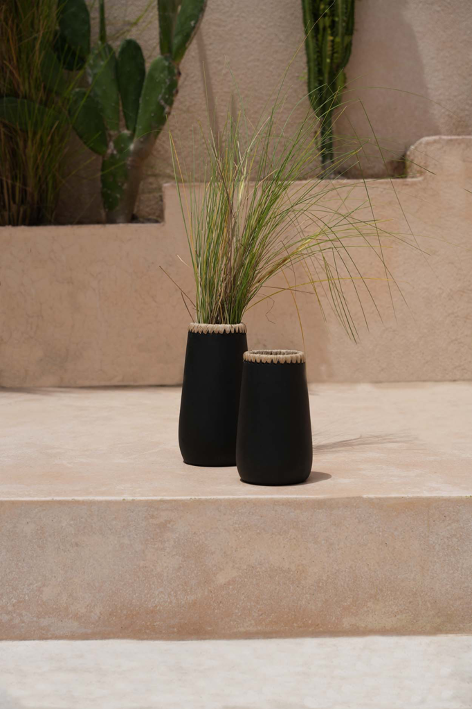 The Cunning Vase - Black Natural - S