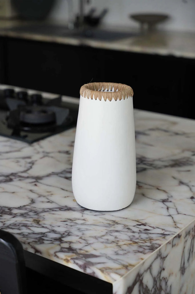 The Cunning Vase - White Natural - M