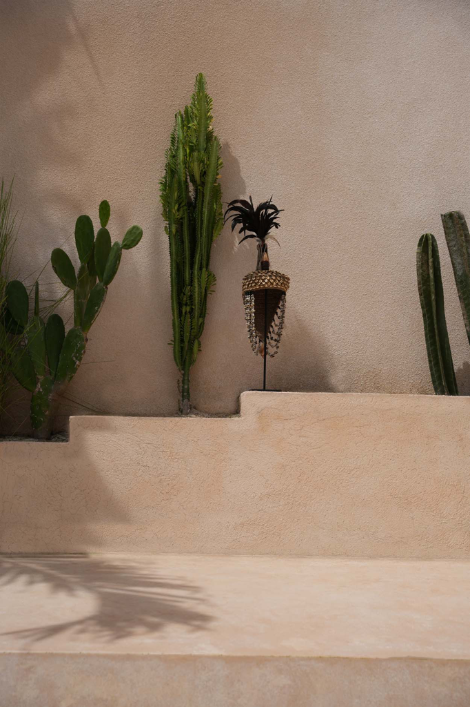 Le chapeau coquillage sur pied - Noir naturel