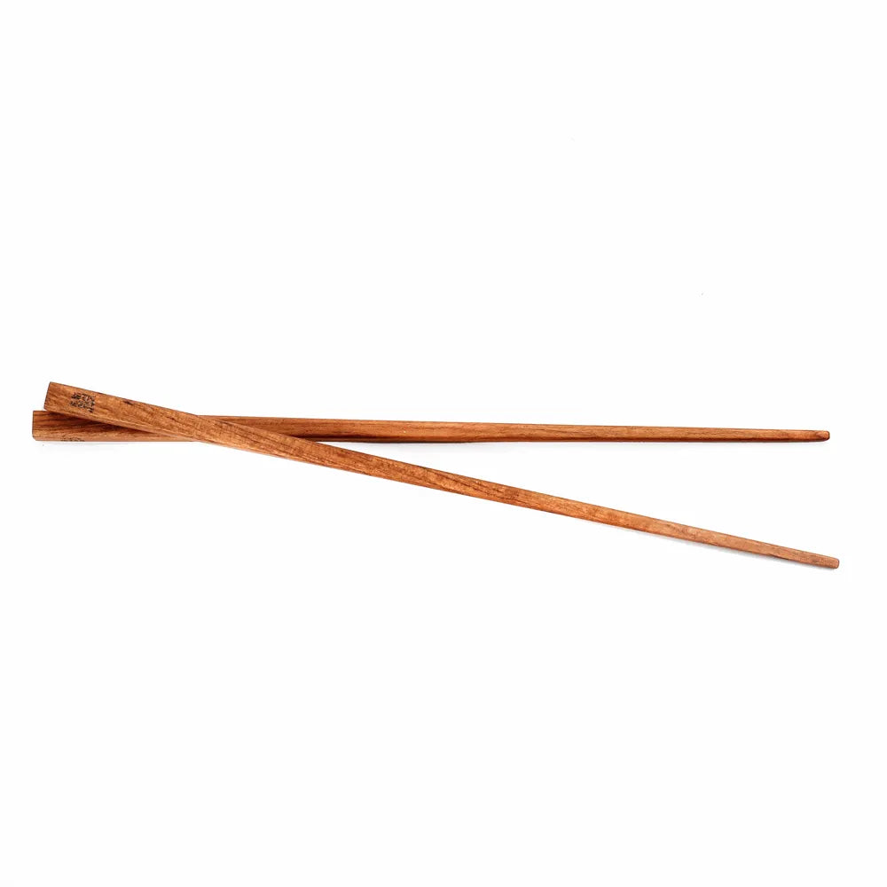 Les baguettes en racine de teck
