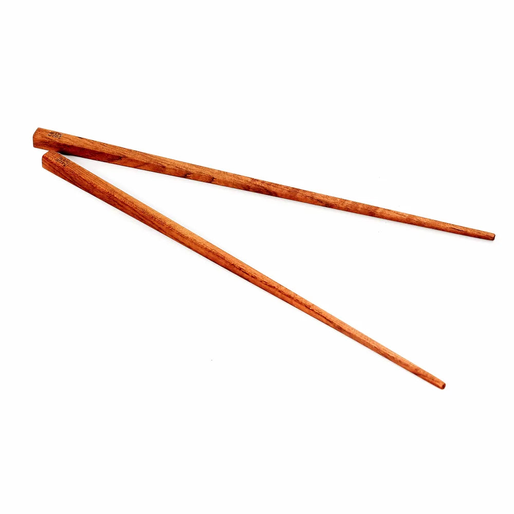 Les baguettes en racine de teck