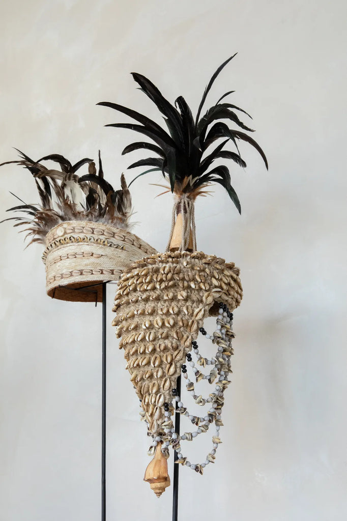 Le chapeau coquillage sur pied - Noir naturel
