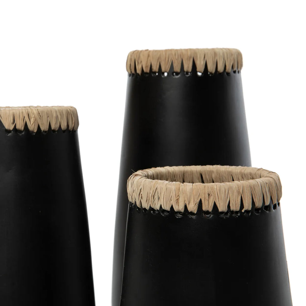 The Cunning Vase - Black Natural - S