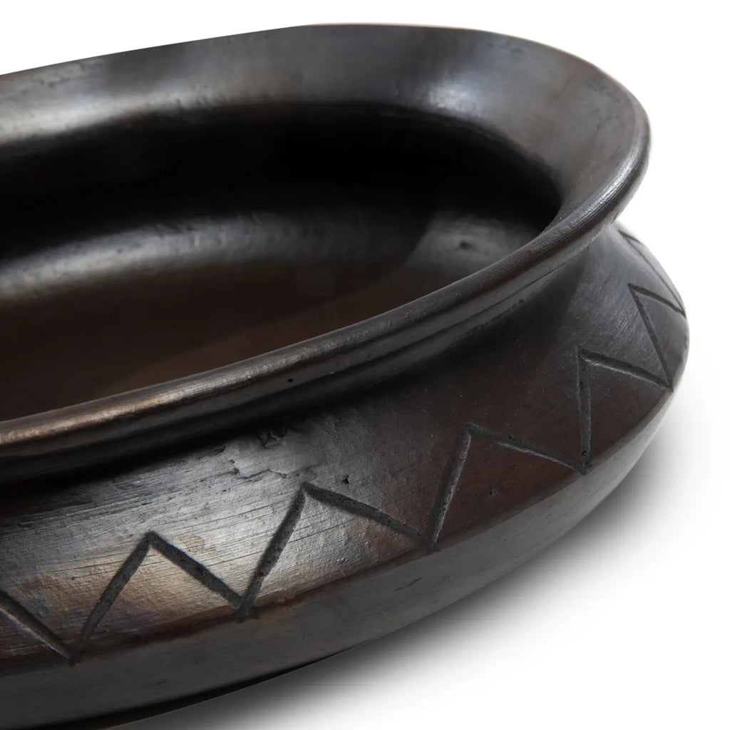 The Burnt Oval Pot with Pattern - Black