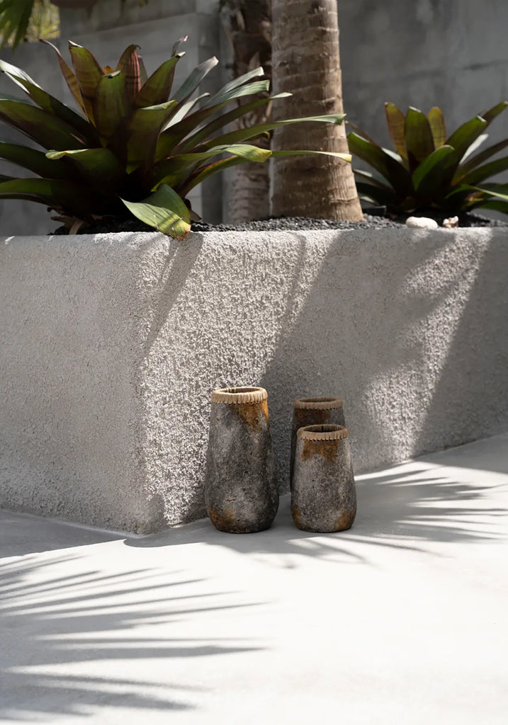 The Cunning Vase - Antique Grey - L