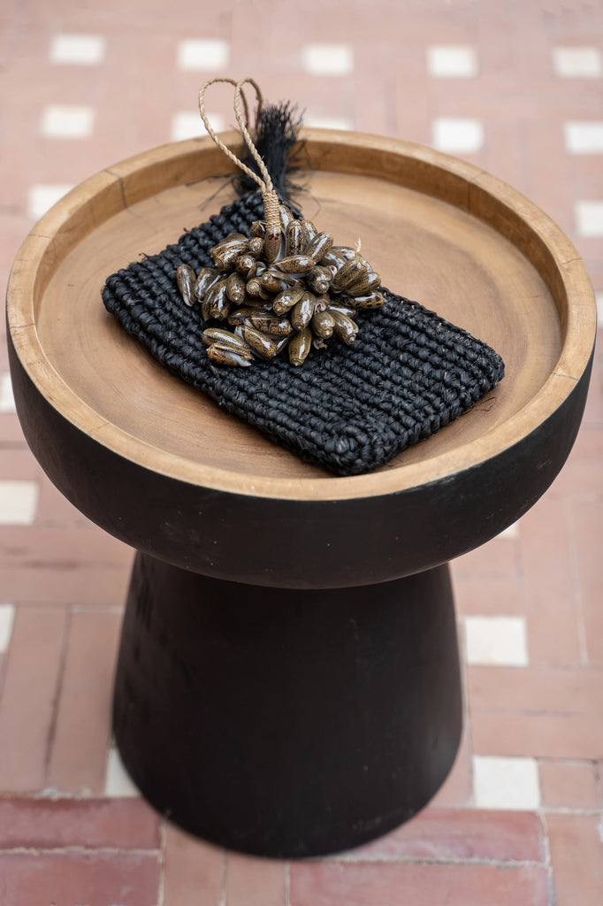 Le pompon en coquillage cauri marron 2 pièces