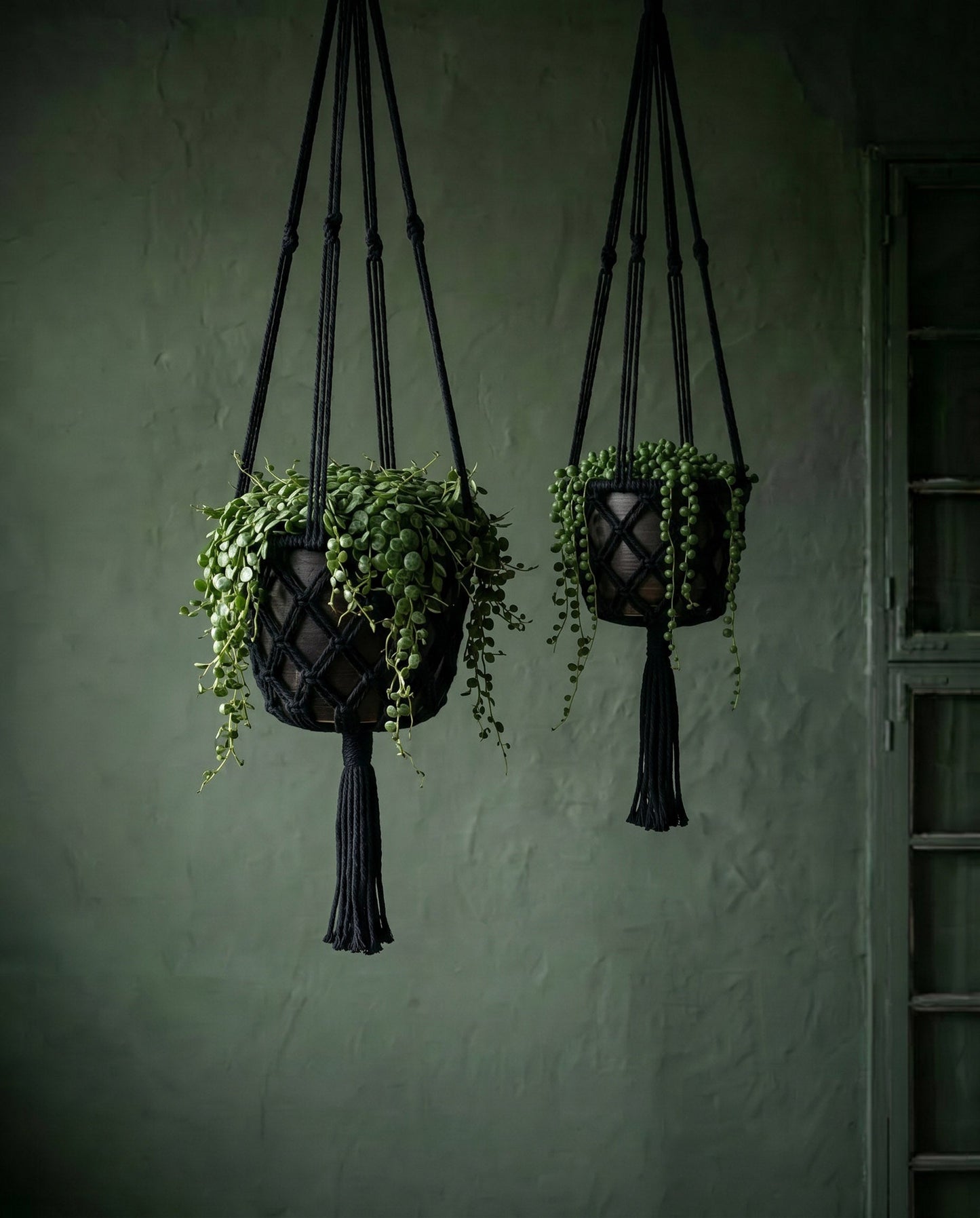 De Macramé Plantenhanger - Zwart - M_40