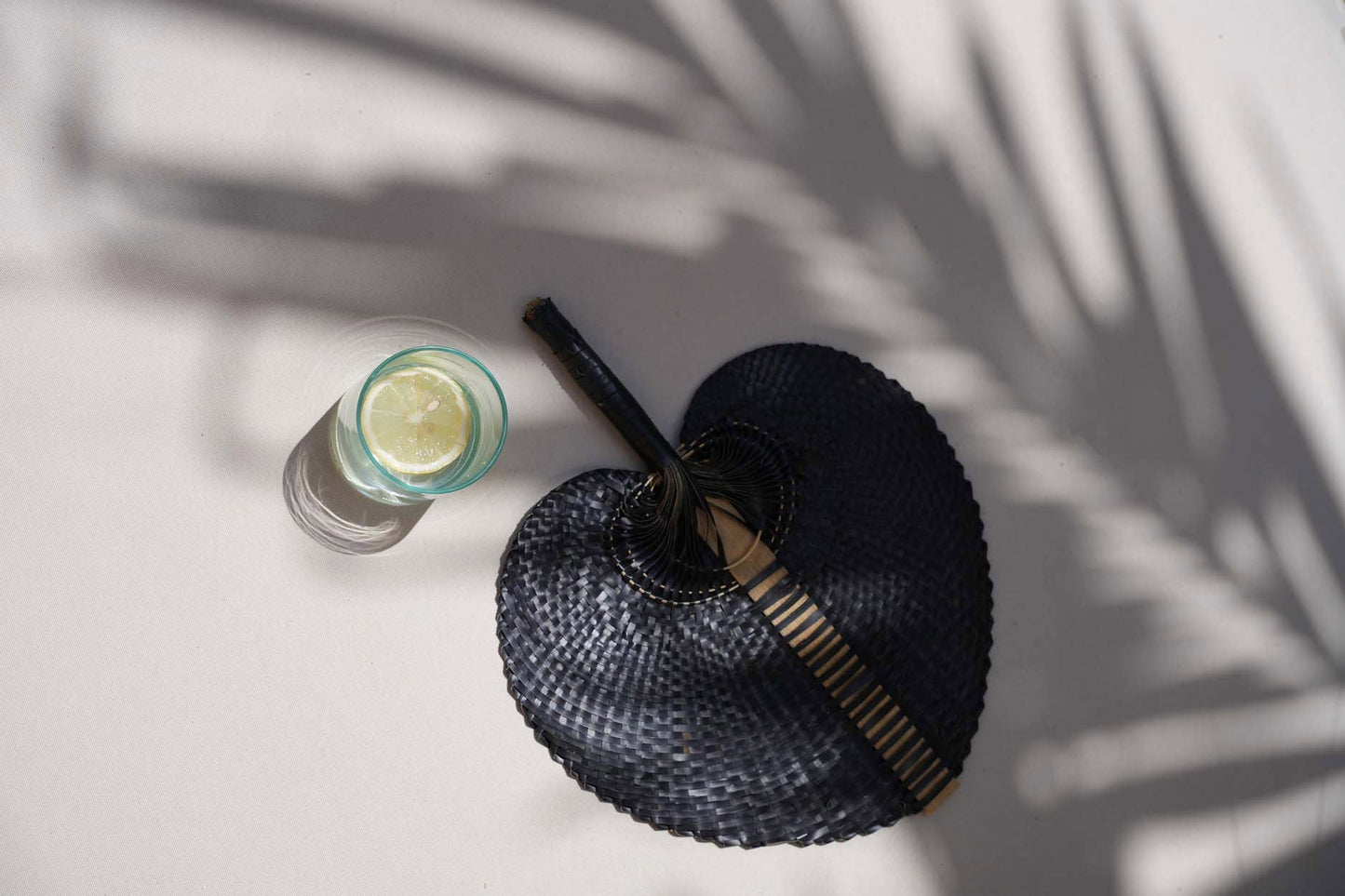 Le verre avec des glaçons