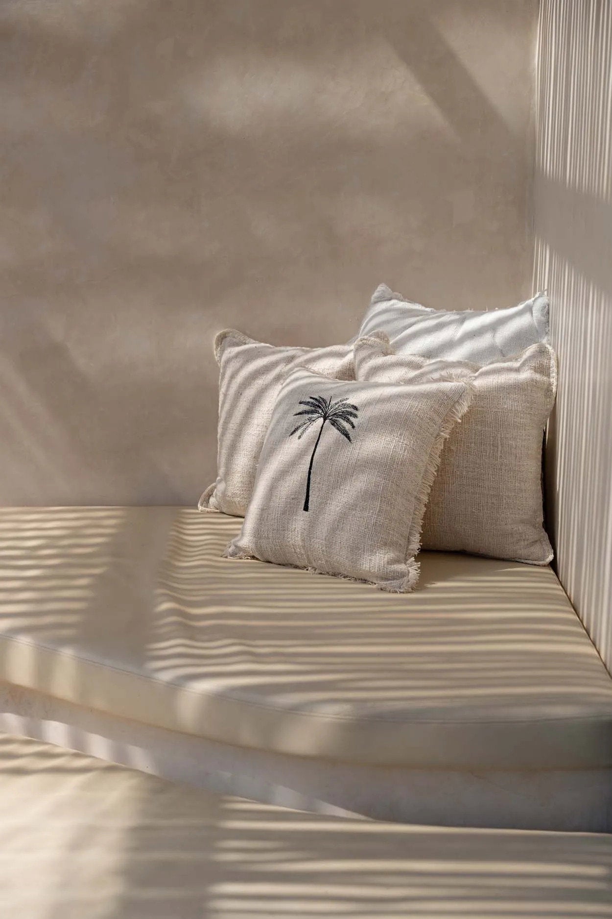 Housse de coussin en palmier Gili - Noir naturel