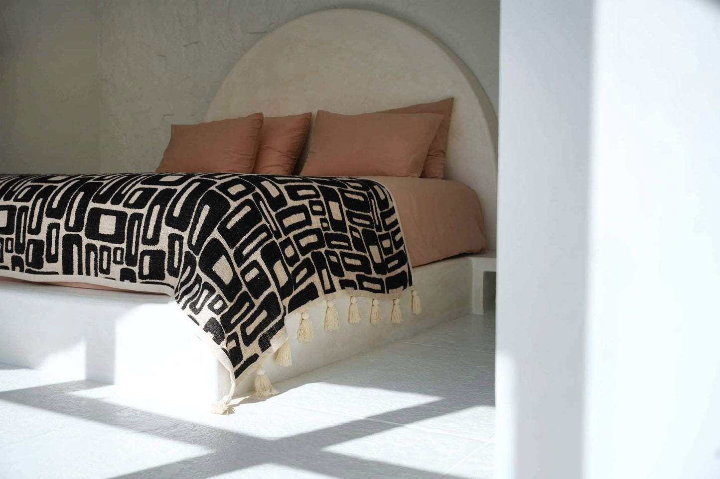 The Aztec Bedspread - Natural Black