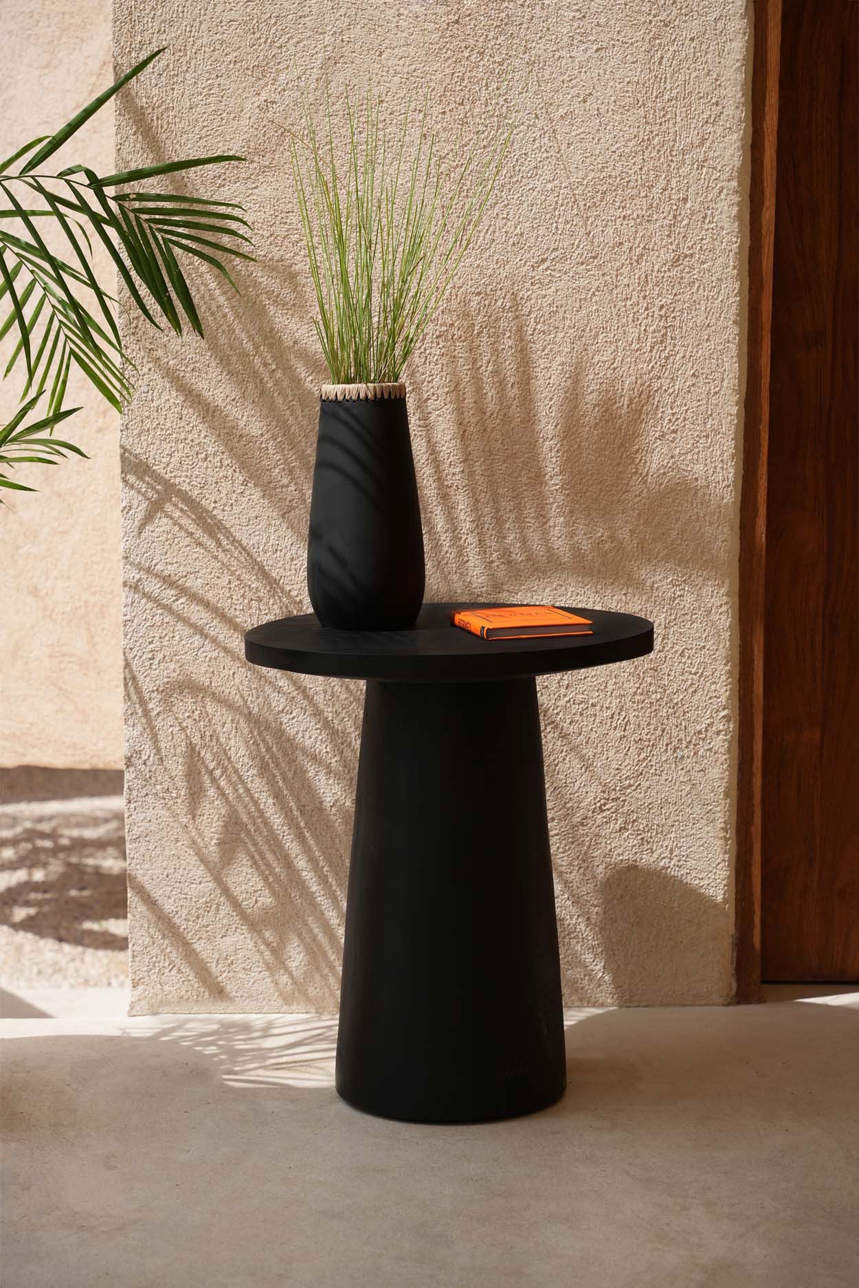 The Cunning Vase - Black Natural - L