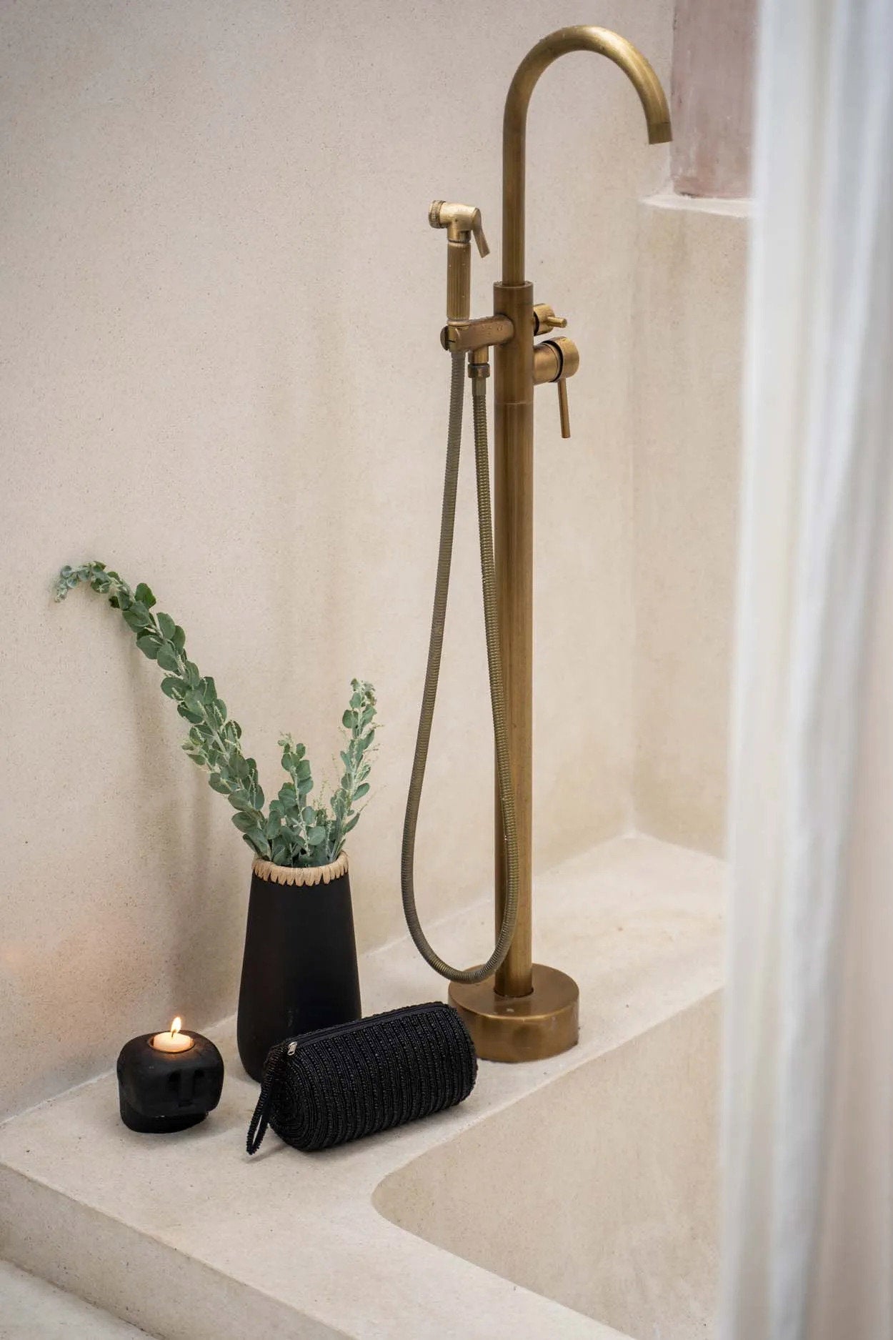 The Cunning Vase - Black Natural - S