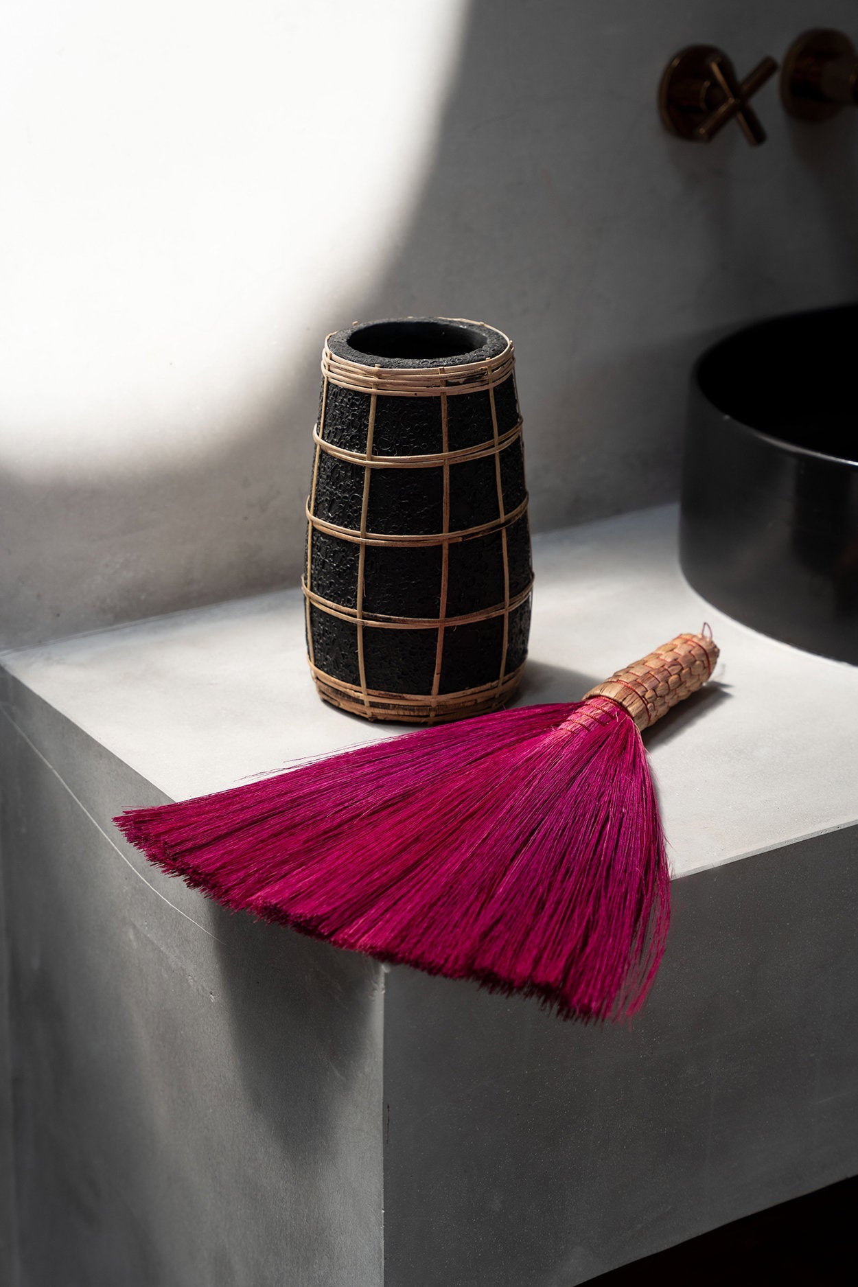 The cute vase - Black Natural - S