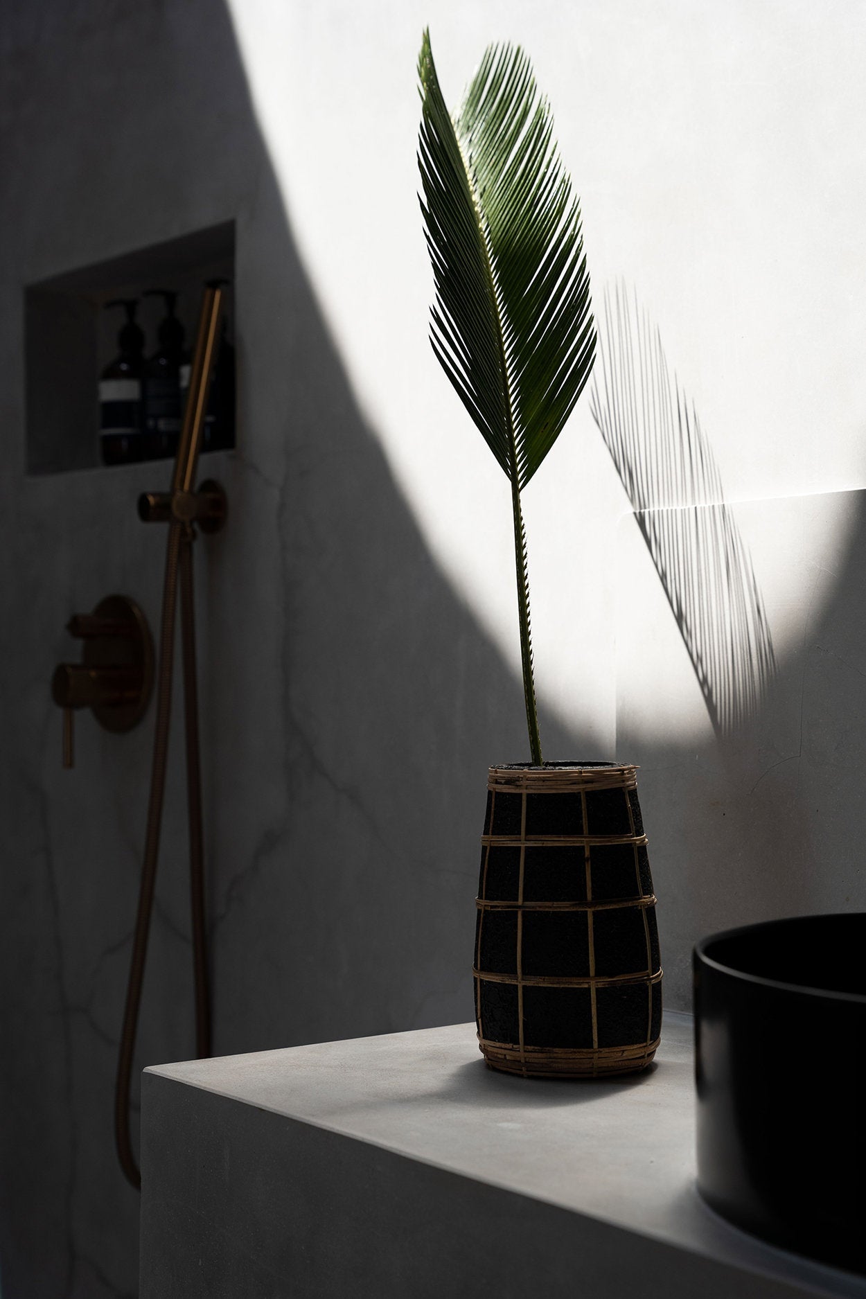 The cute vase - Black Natural - S