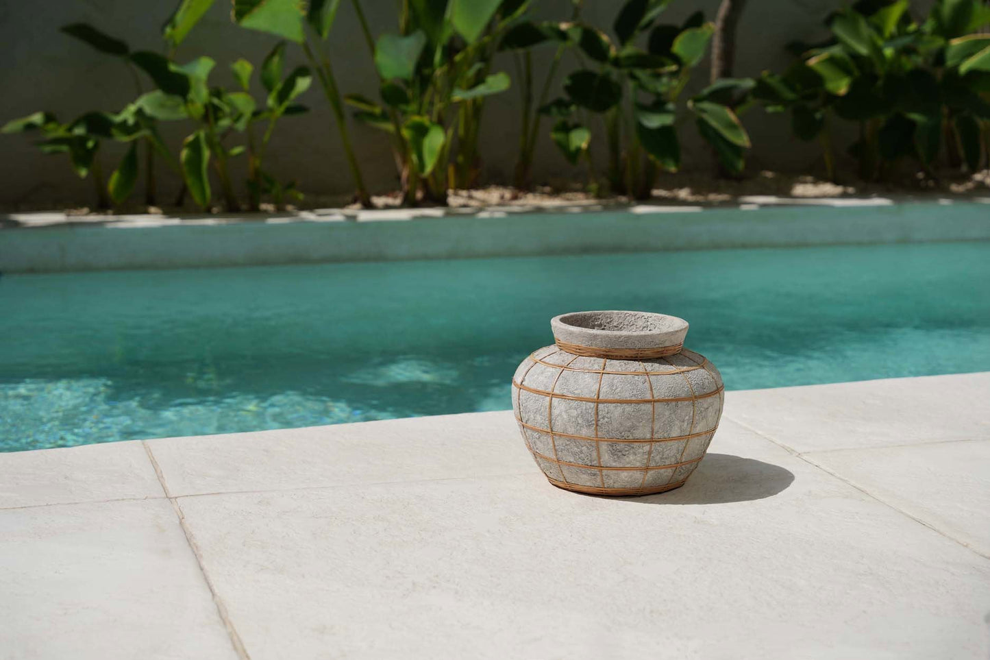 The Belly Vase - Concrete Naturally - M