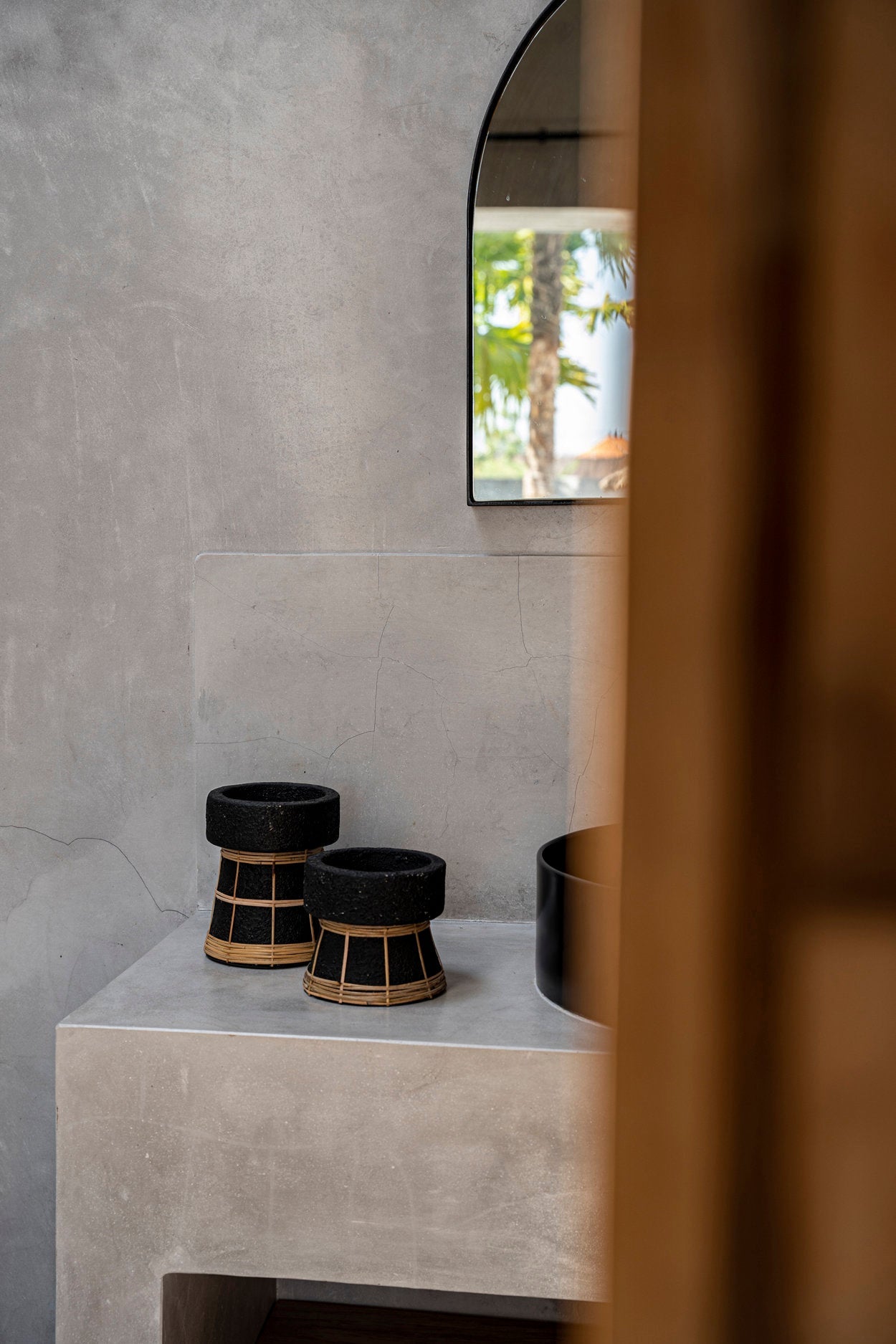The serene candle holder - black natural - S