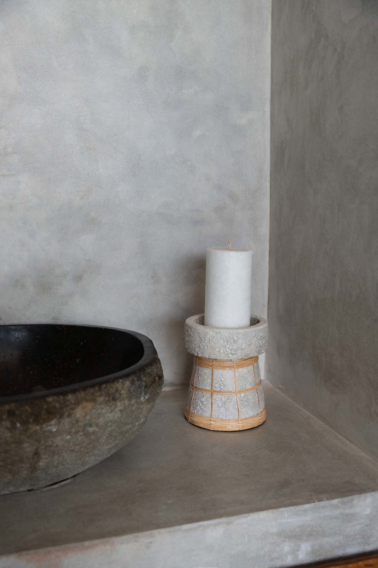 The serene candle holder - concrete of course - L