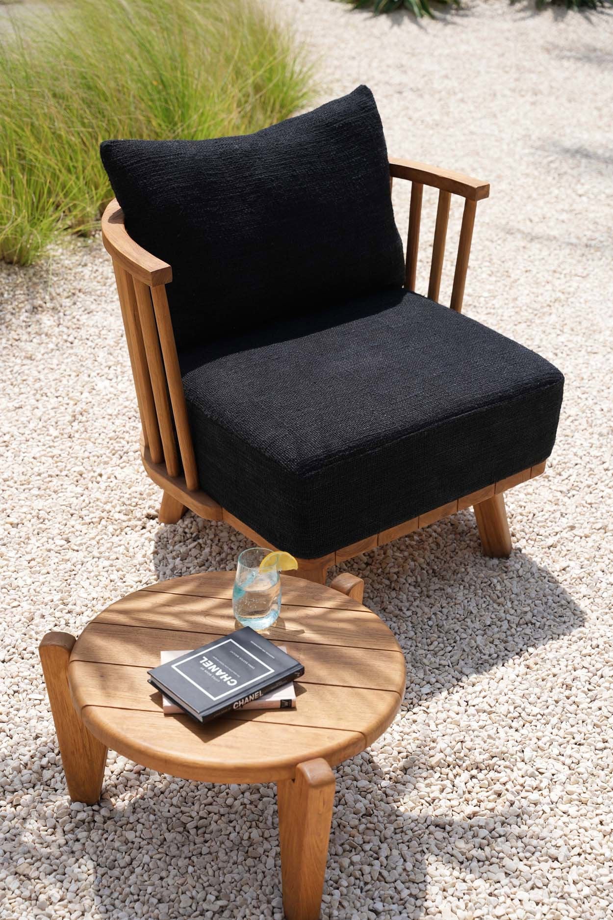 The Seseh coffee table - M - for outdoor use