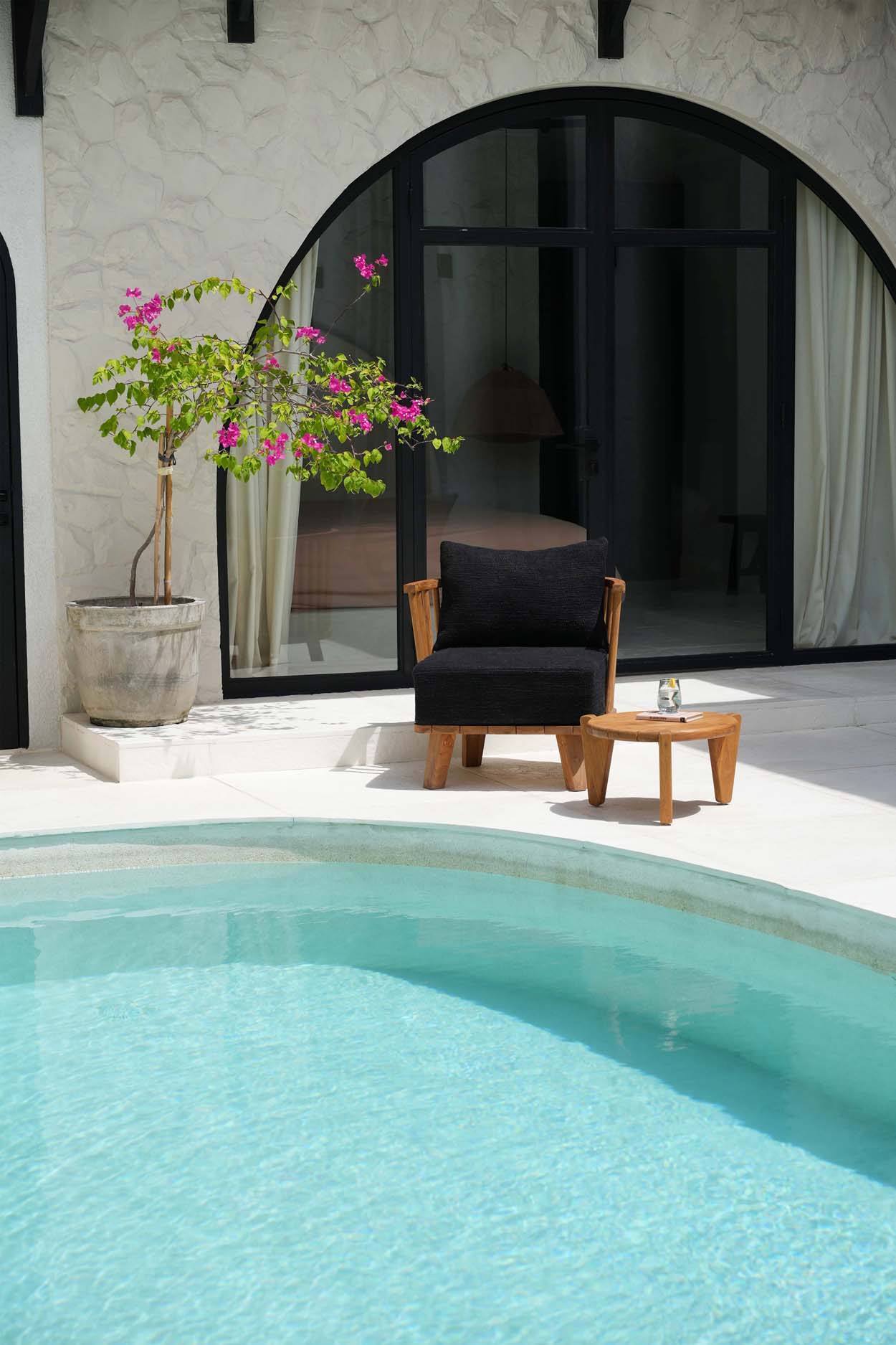 The Malawi Single Seater - Natural Black