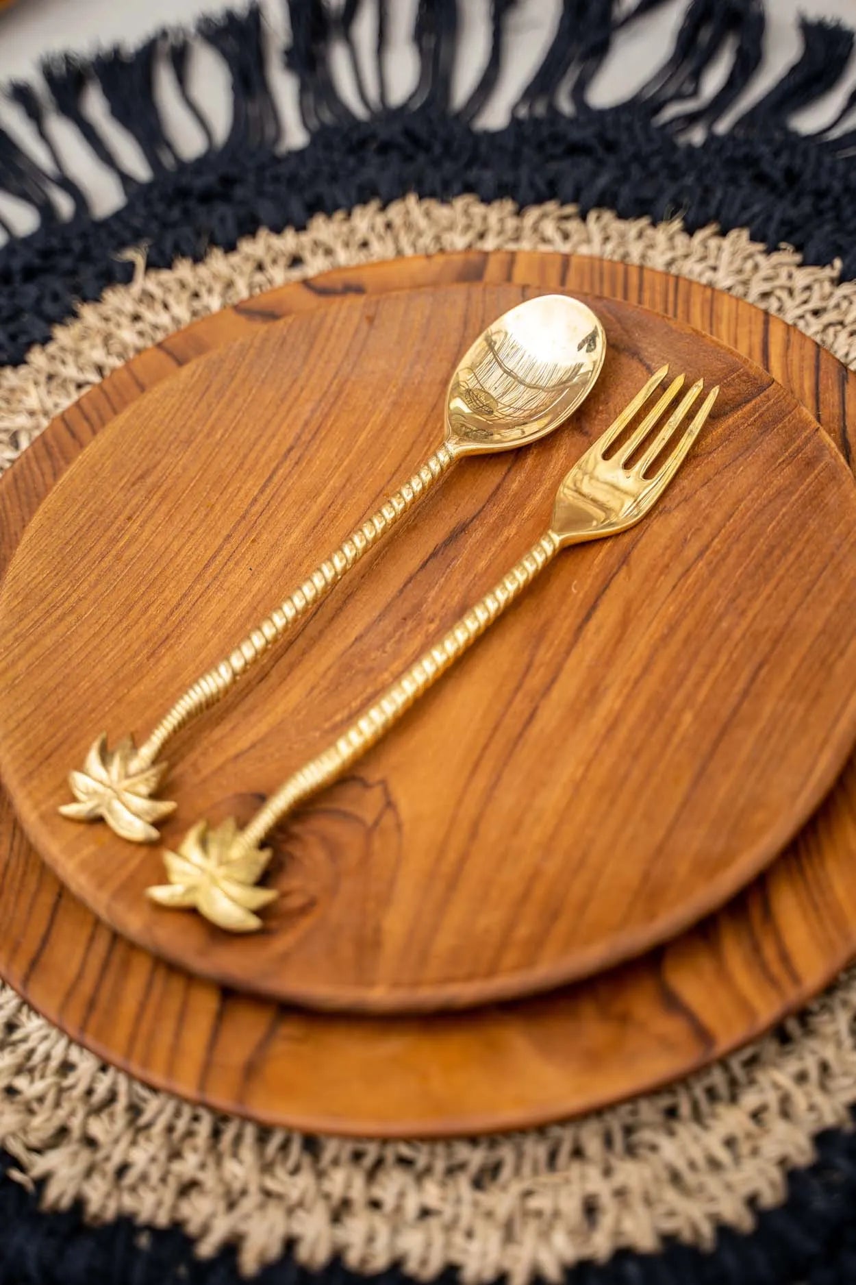 Assiette ronde en racine de teck - M