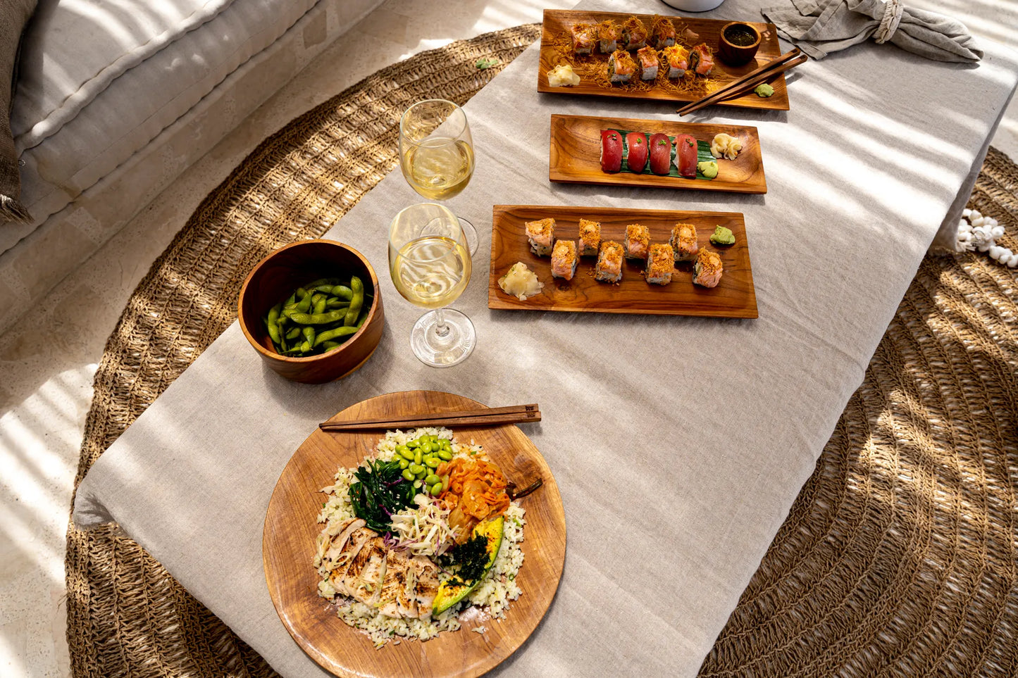 Assiette ronde en racine de teck - L
