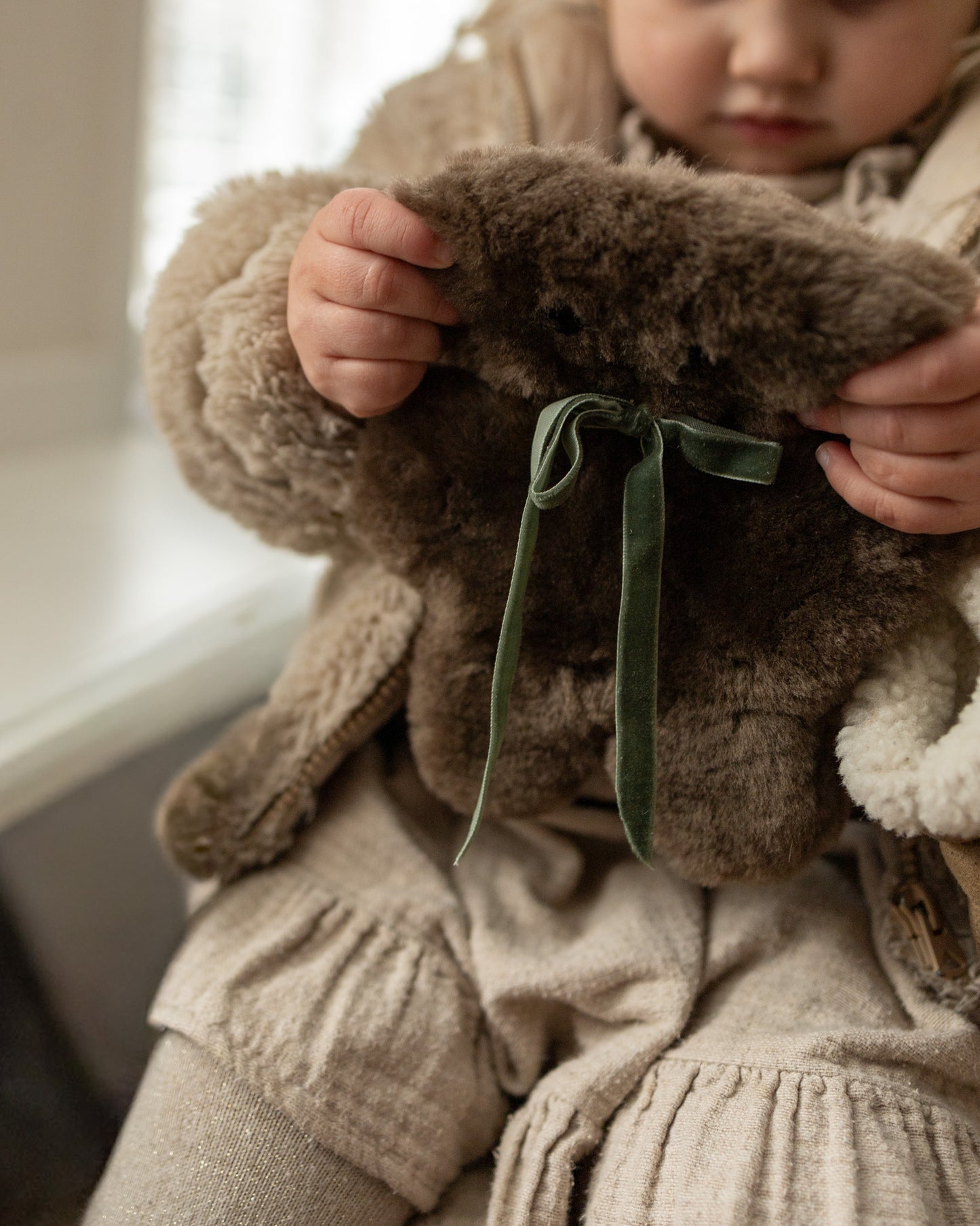 Klein Buurtje Beer - Merino Schapenvacht Knuffel Bruin