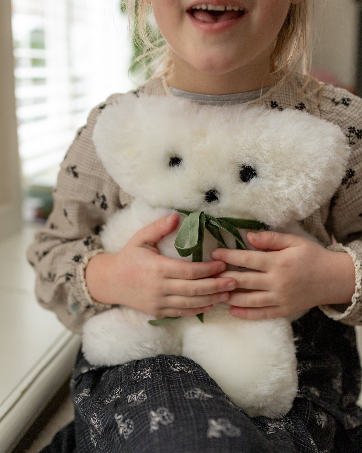 Groot Buurtje Beer - Merino Schapenvacht Knuffel Off White
