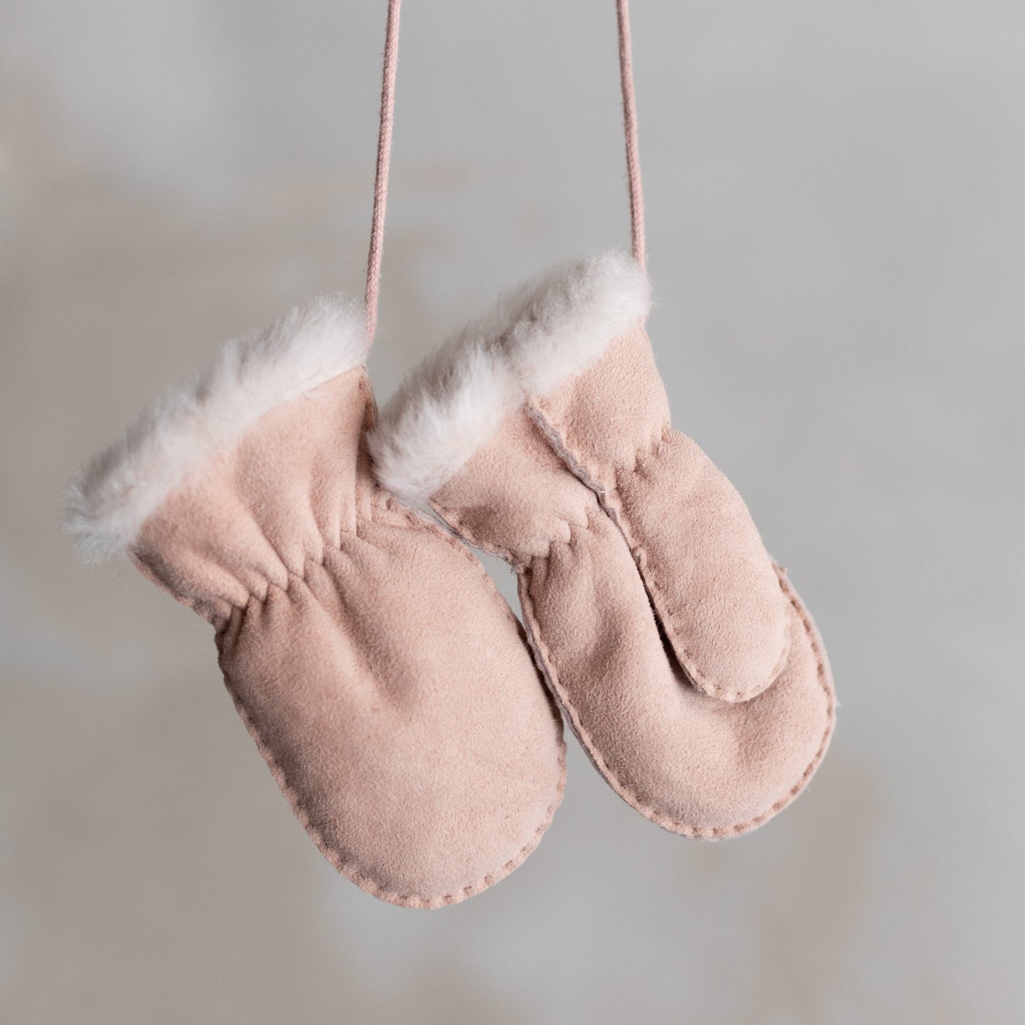 Lamsvel baby- en kinderwanten met duim - Roze 1-2 jaar