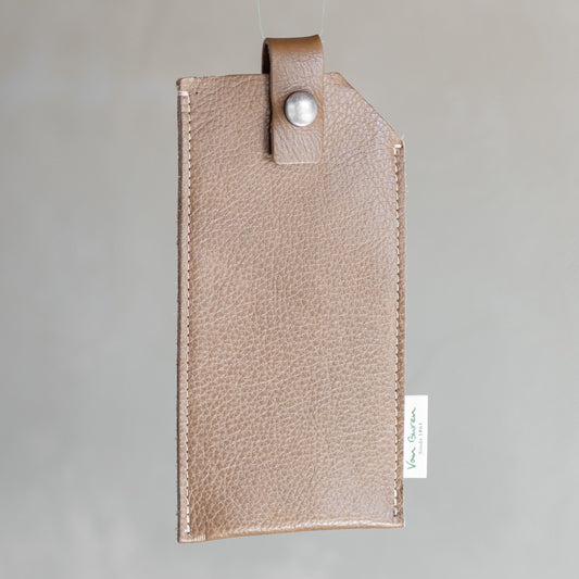 Brillenhoes- Zandkleurig leer