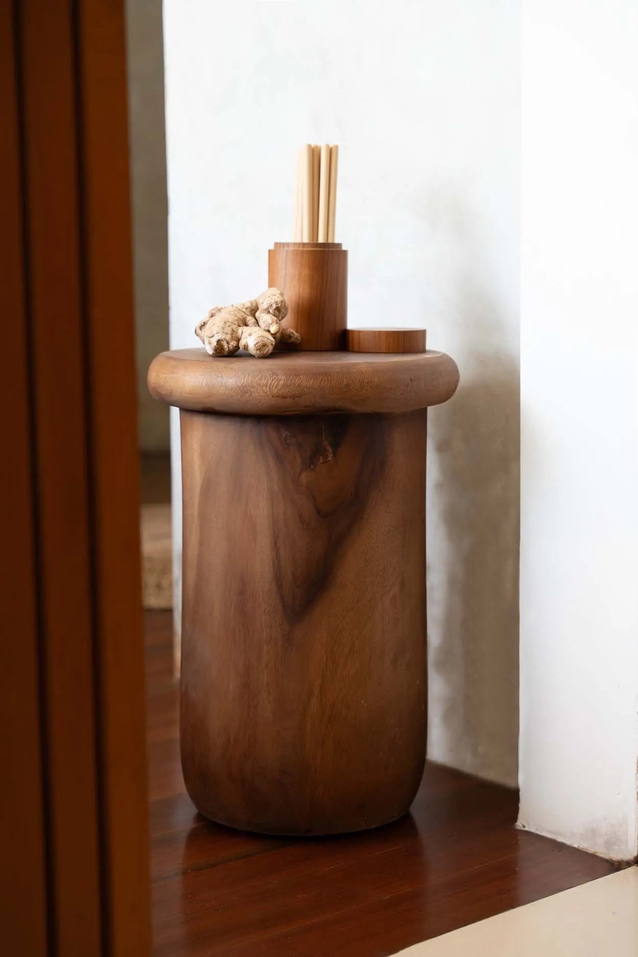 Le pot en racine de teck - M