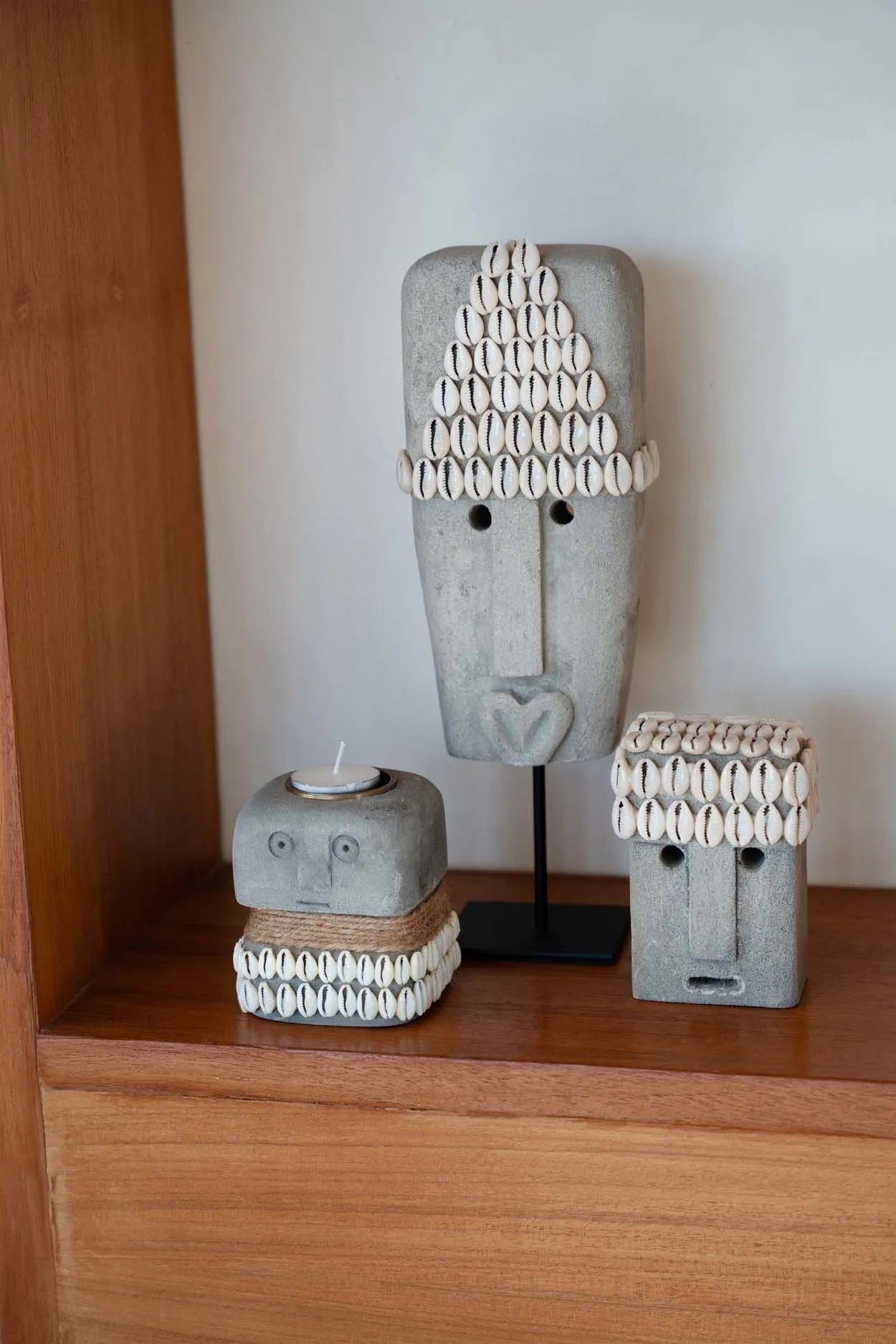 The Sumba stone #32 on stand.