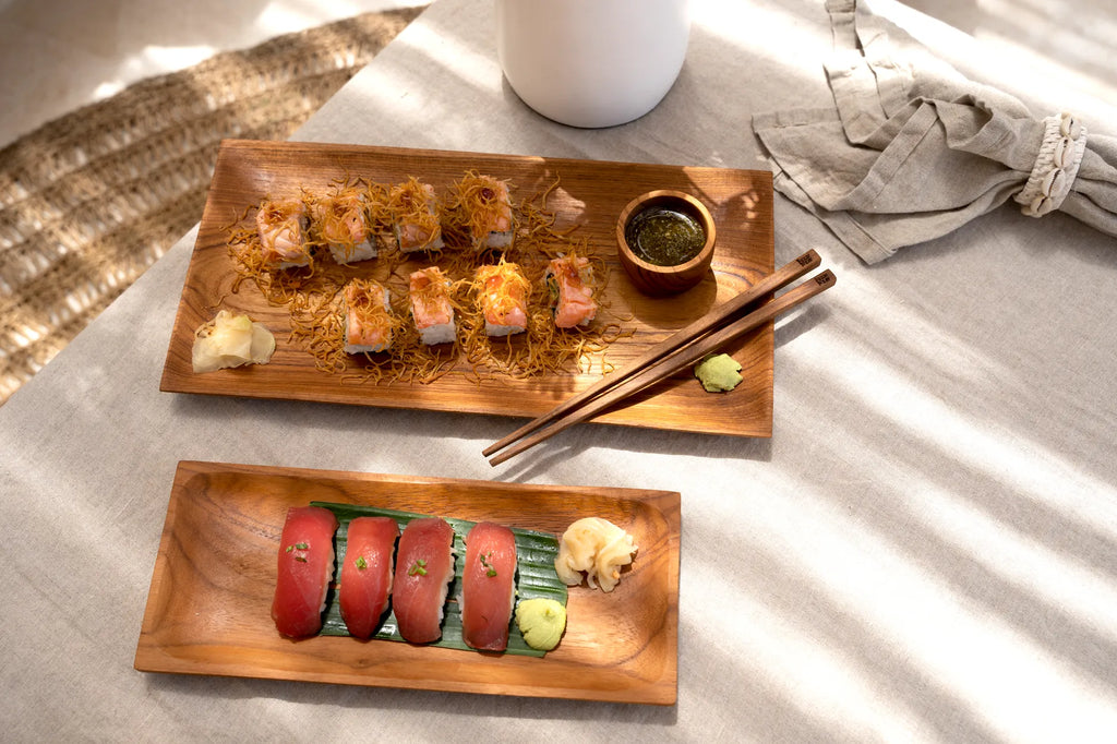 L'assiette à sushi en racine de teck - L