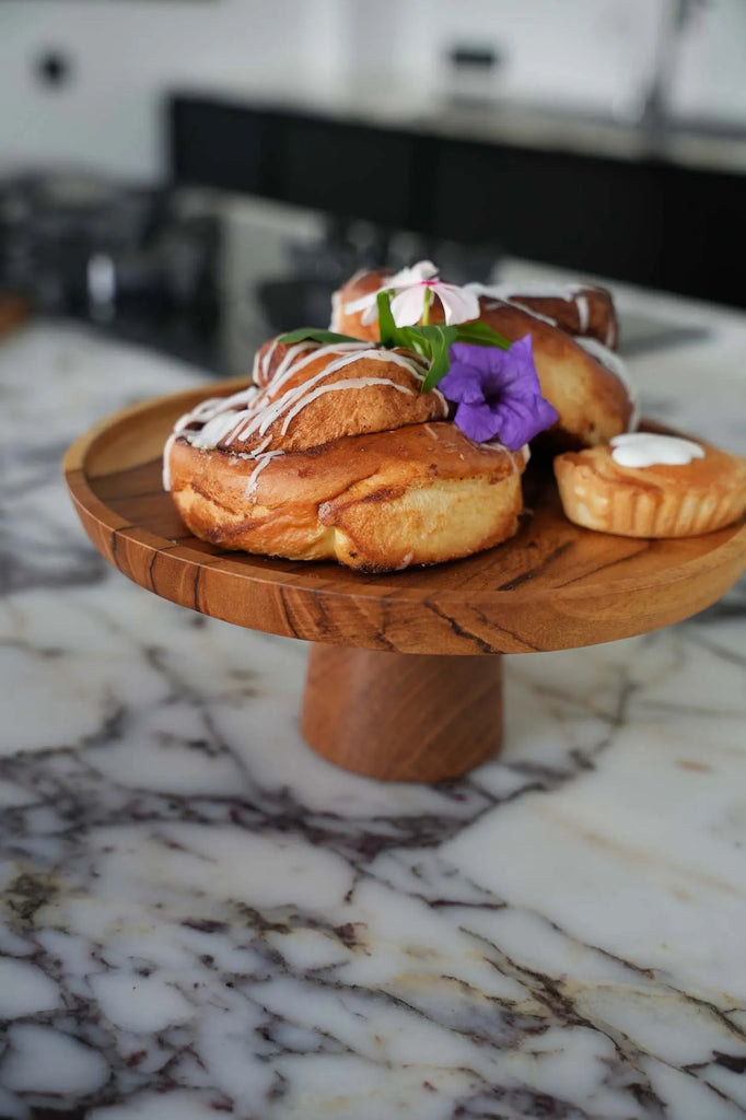 Le plat à gâteau en teck - M